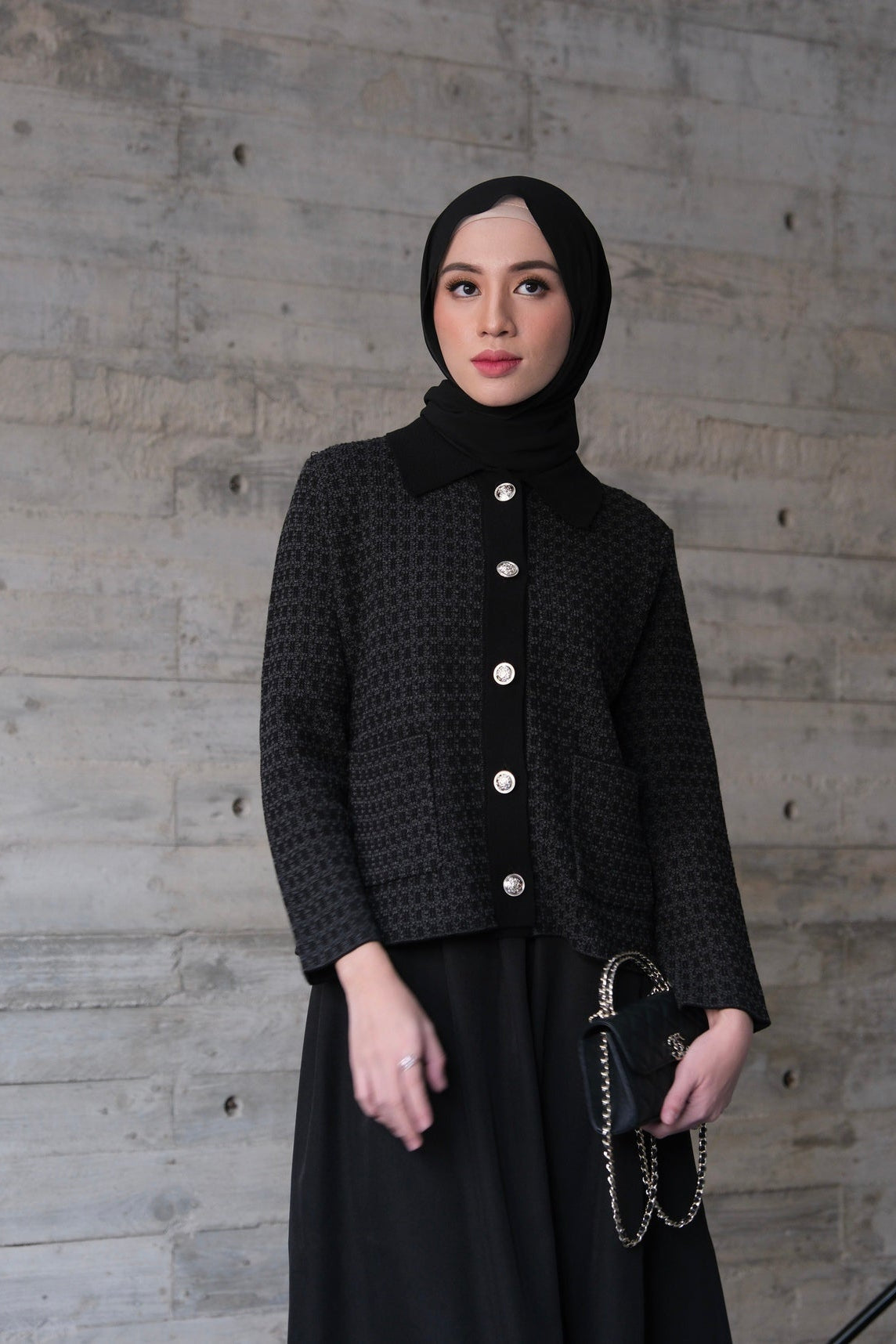 Joeli Sweater - Black - Atasan Waffle Berkerah Bahan Knit