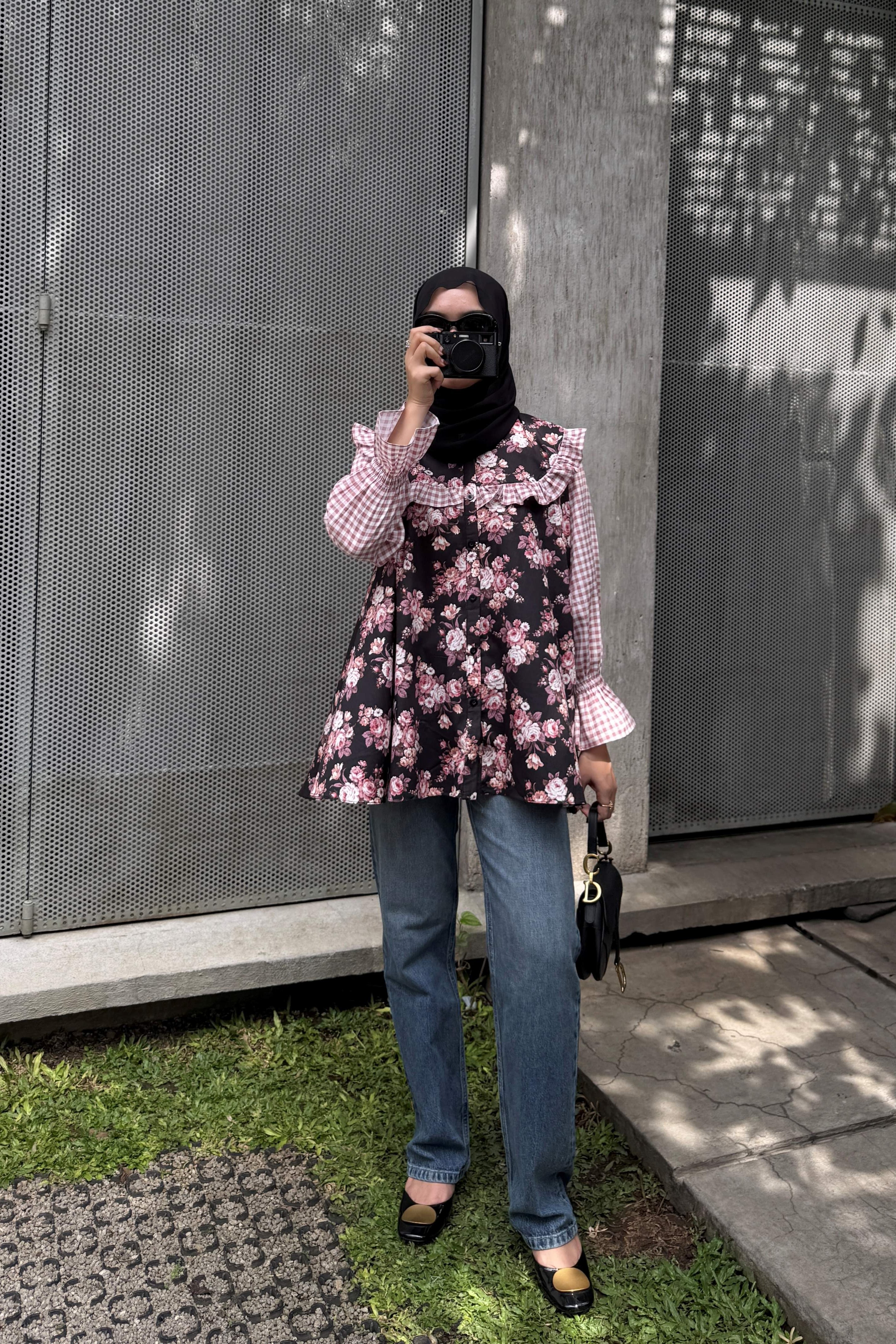 Allysia Blouse - Blouse Motif Bunga Lengan Panjang GONEGANI X KAIA ATELIER