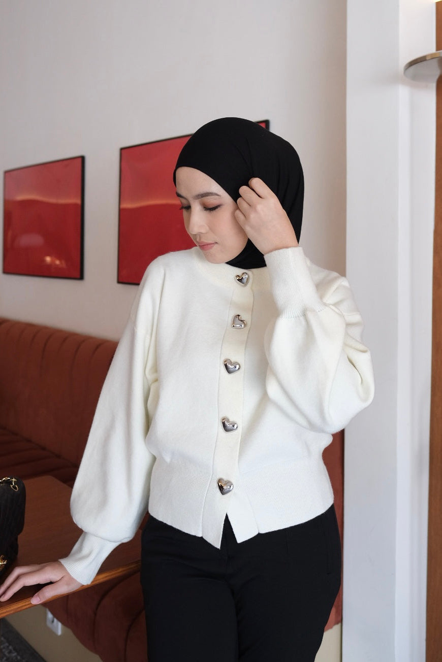Love Button Cardy - Broken White - Cardigan Knit Wanita Lembut Berkancing Elegan