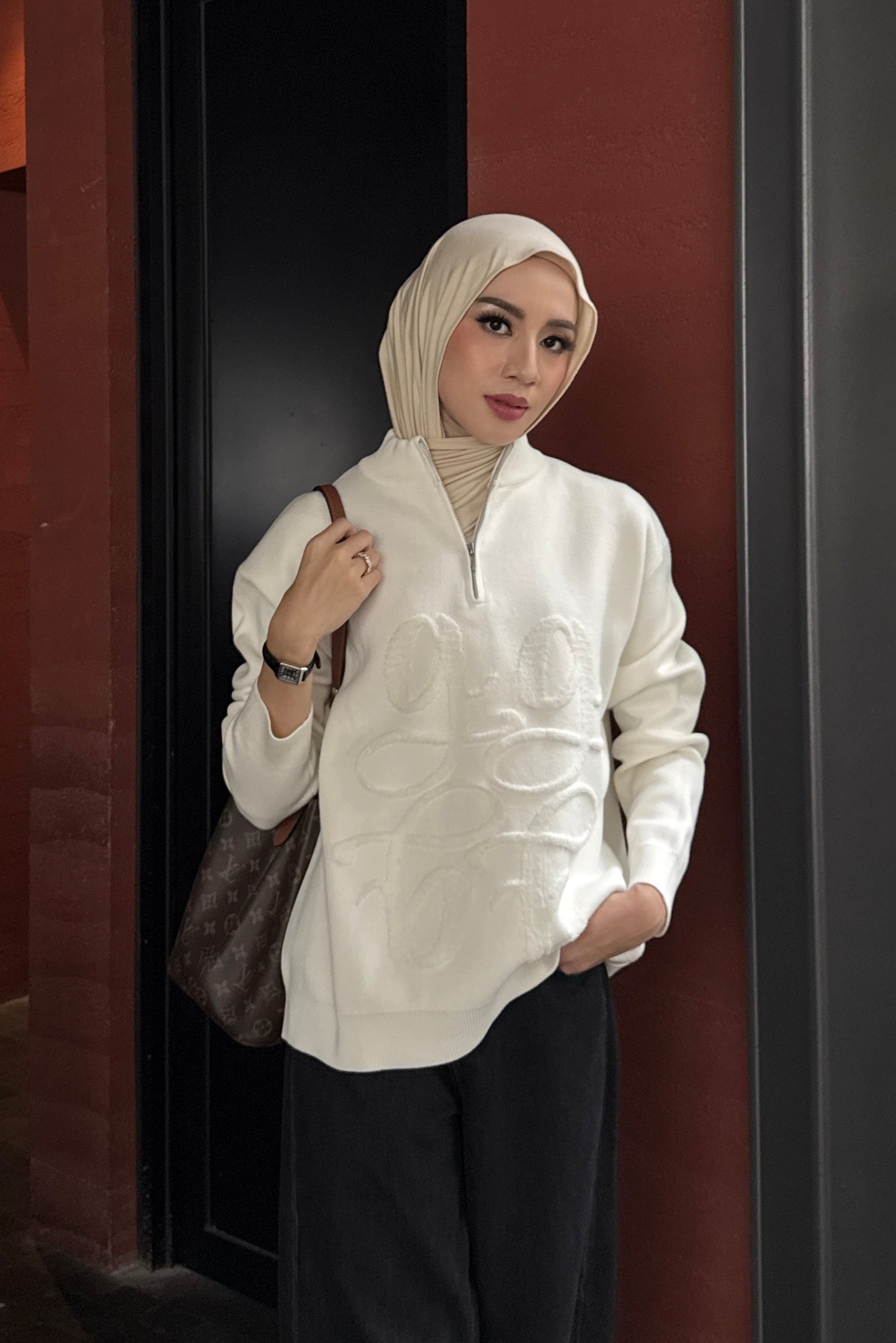GG Half Zipper Sweater - Sweater Rajut Casual Elegan dengan Half Zip Eksklusif