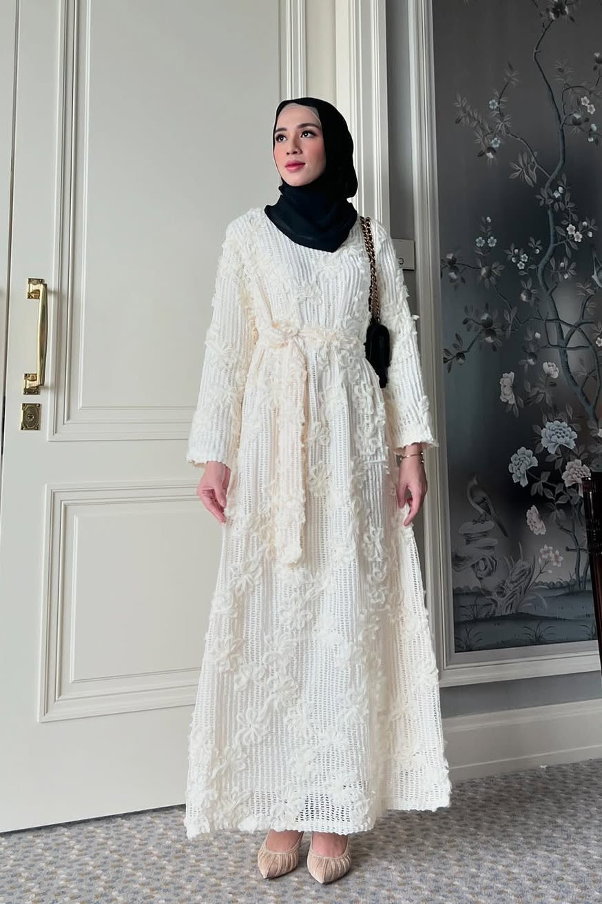 Anthea Dress - Broken White - Maxi Dress Motif 3D