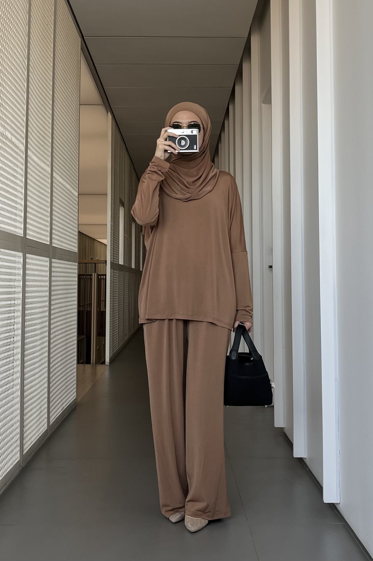 Yura Set - One Set Hijab Blouse Celana Bahan Jersey Premium