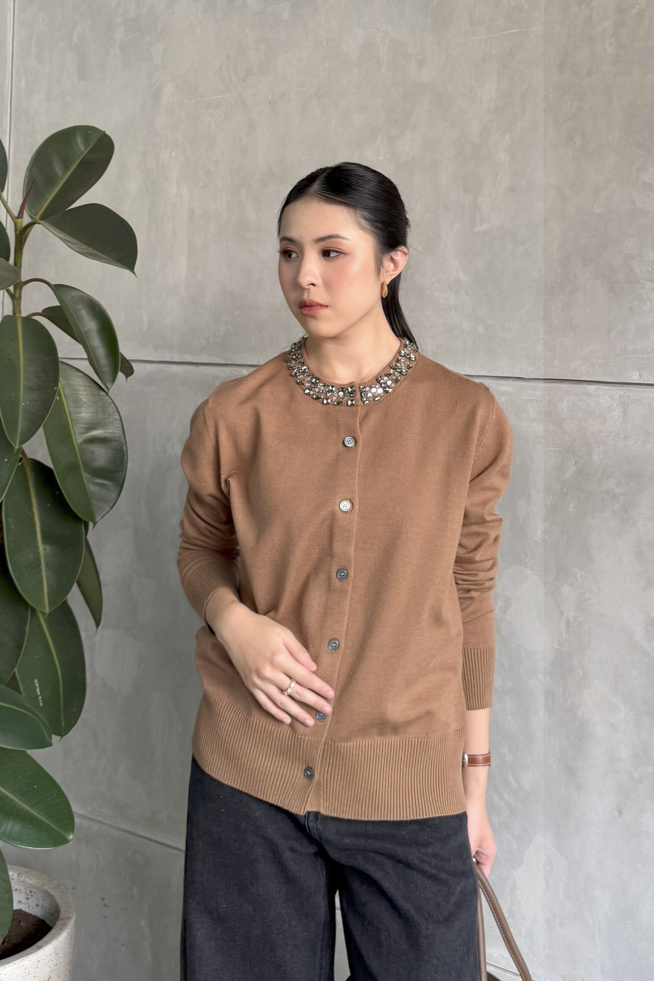 Blink Neck Cardy - Cardigan Stylish & Elegan dengan Aksen Blink