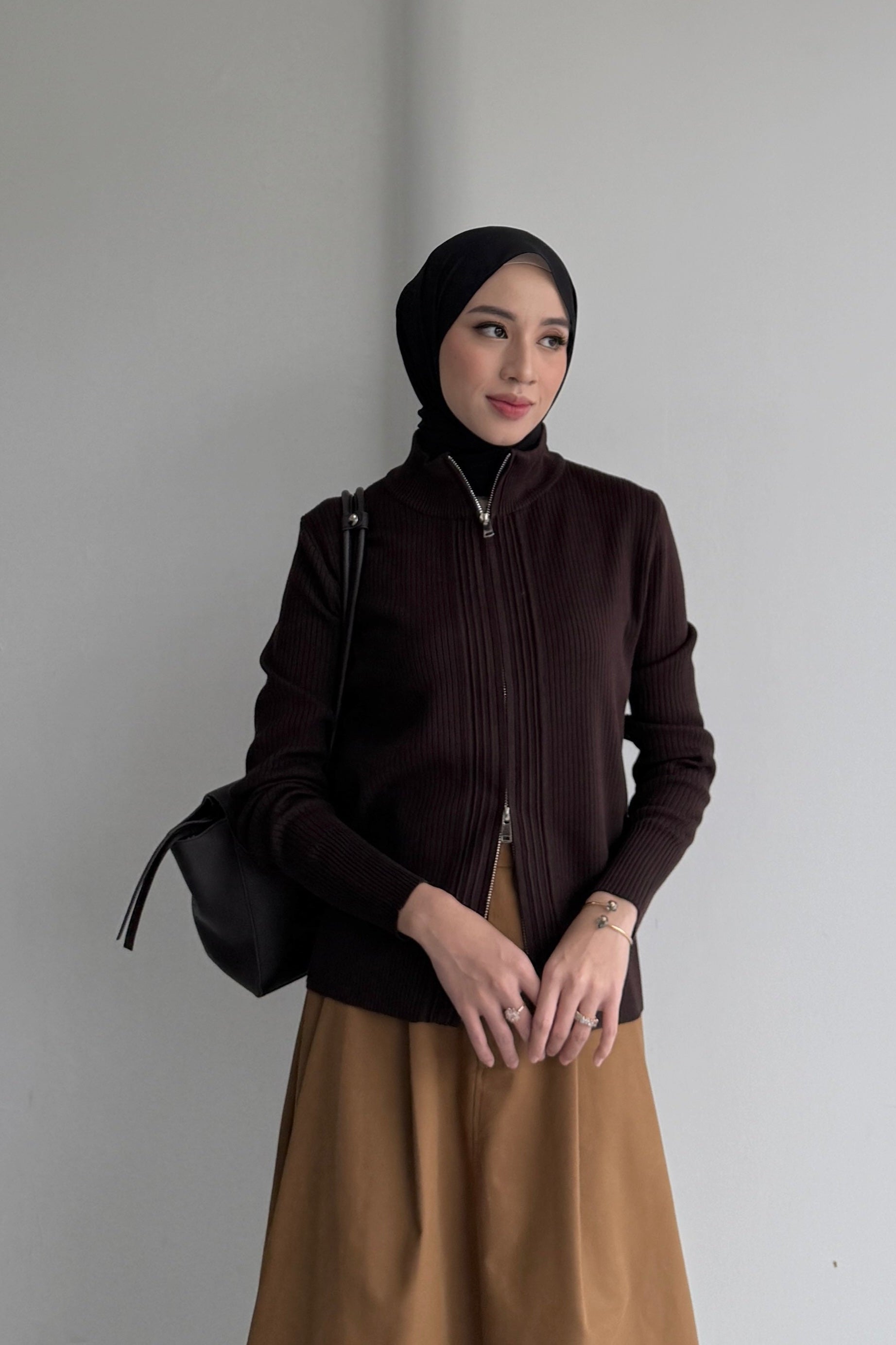 Mosi Cardy - Cardigan Zipper Wanita Bahan Soft Knit Premium