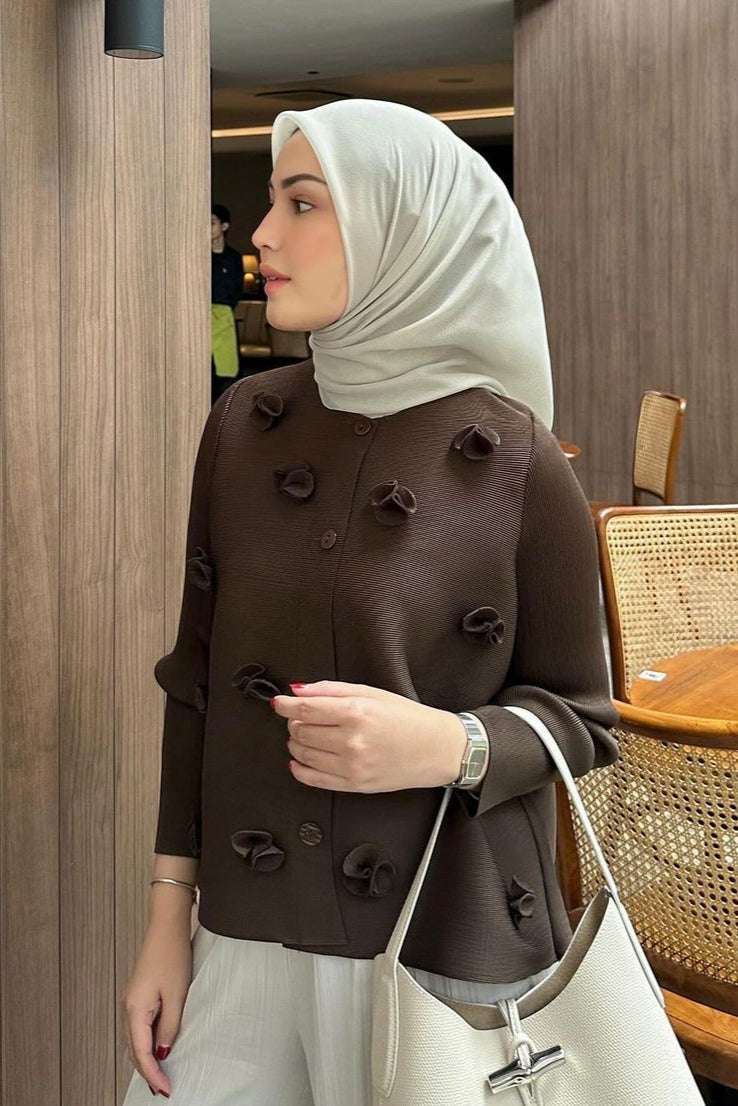 Blossom Pleats Blouse - Atasan Wanita Rajut Bahan Pleats Aksen Bunga