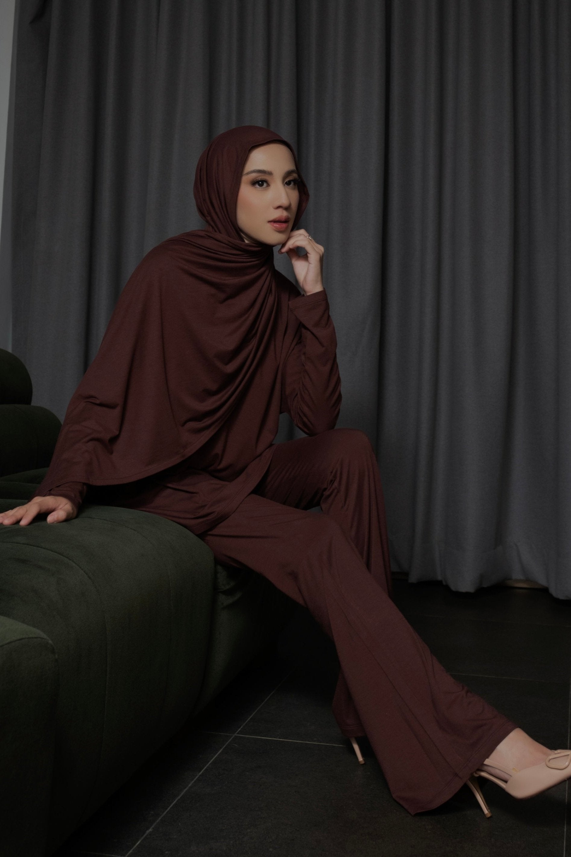 Mega Set - One Set Wanita Hijab Blouse Celana Bahan Rayon Spandek