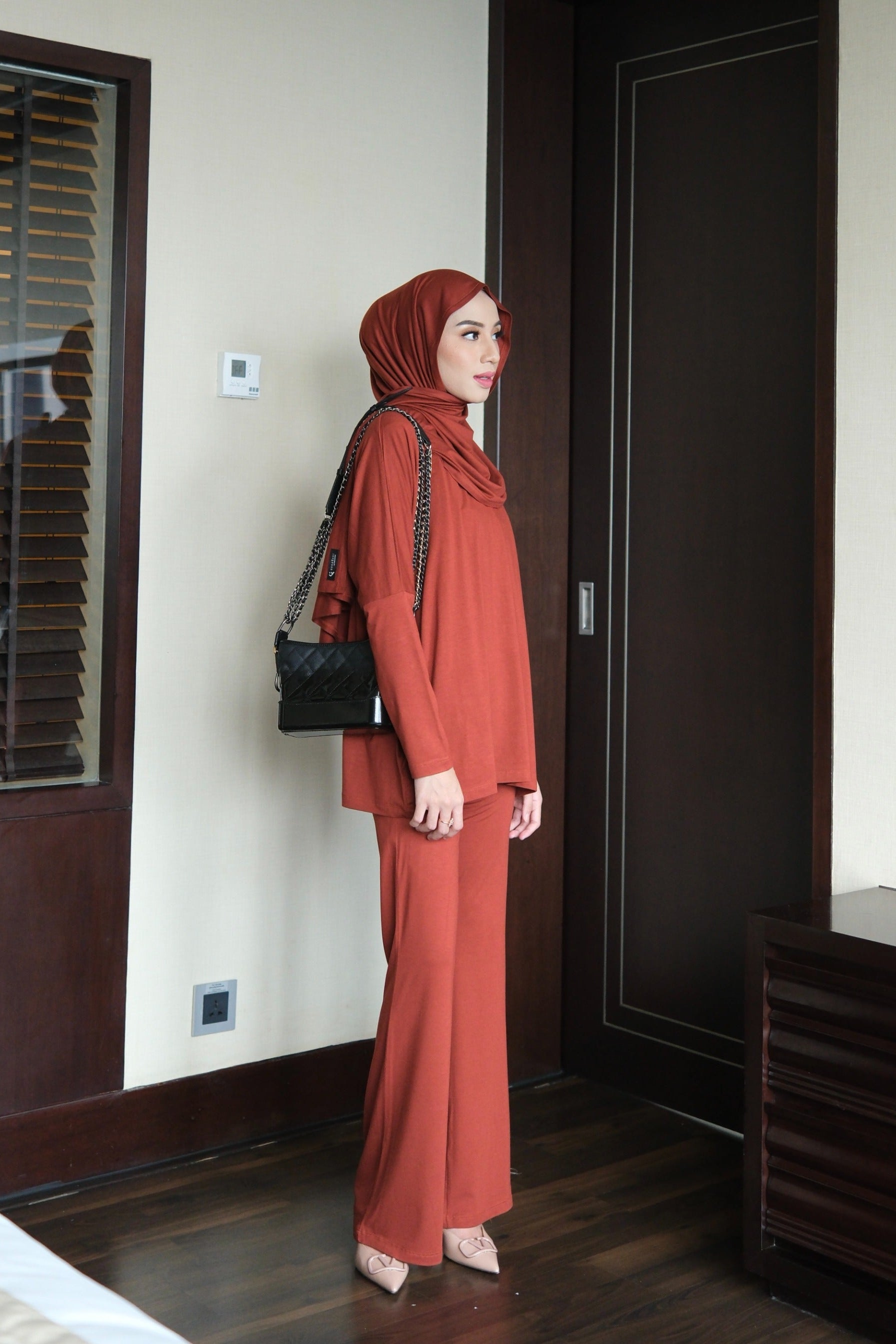 Mega Set - Caramel - One Set Wanita Hijab Blouse Celana Bahan Rayon Spandek - ST1490100