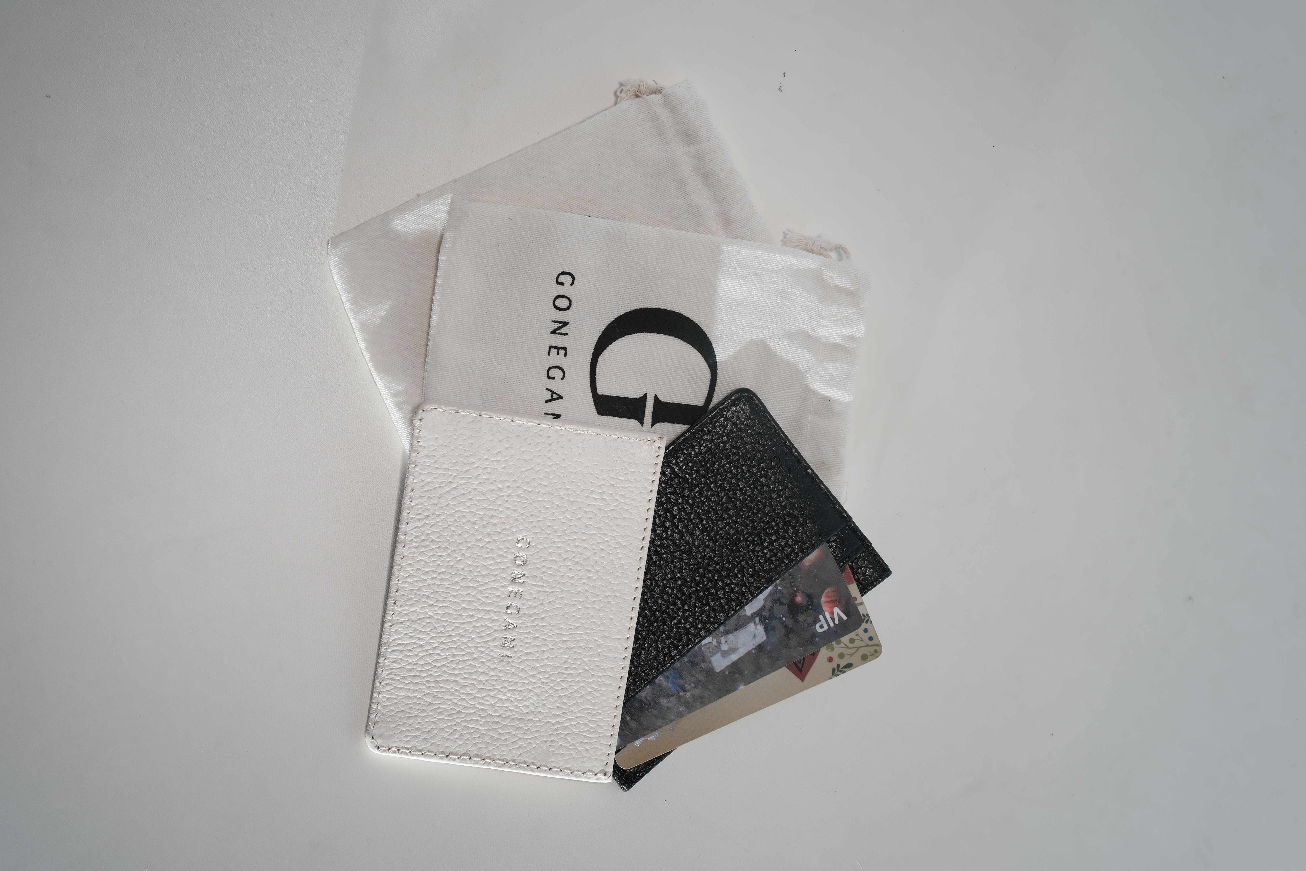 [GIFT NOT FOR SALE] Card Holder