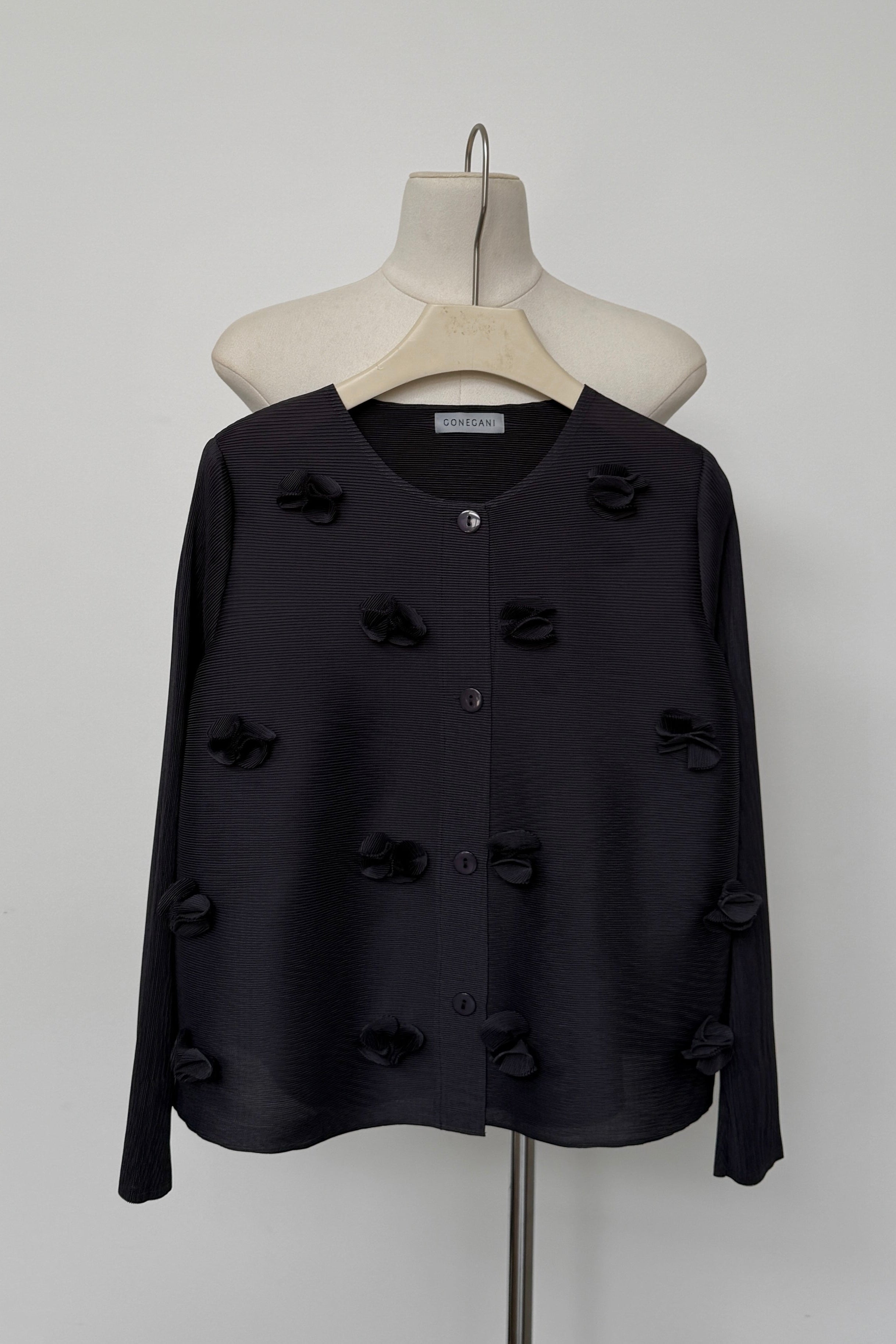 Blossom Pleats Blouse - Dark Grey - Atasan Wanita Bahan Pleats Aksen Bunga