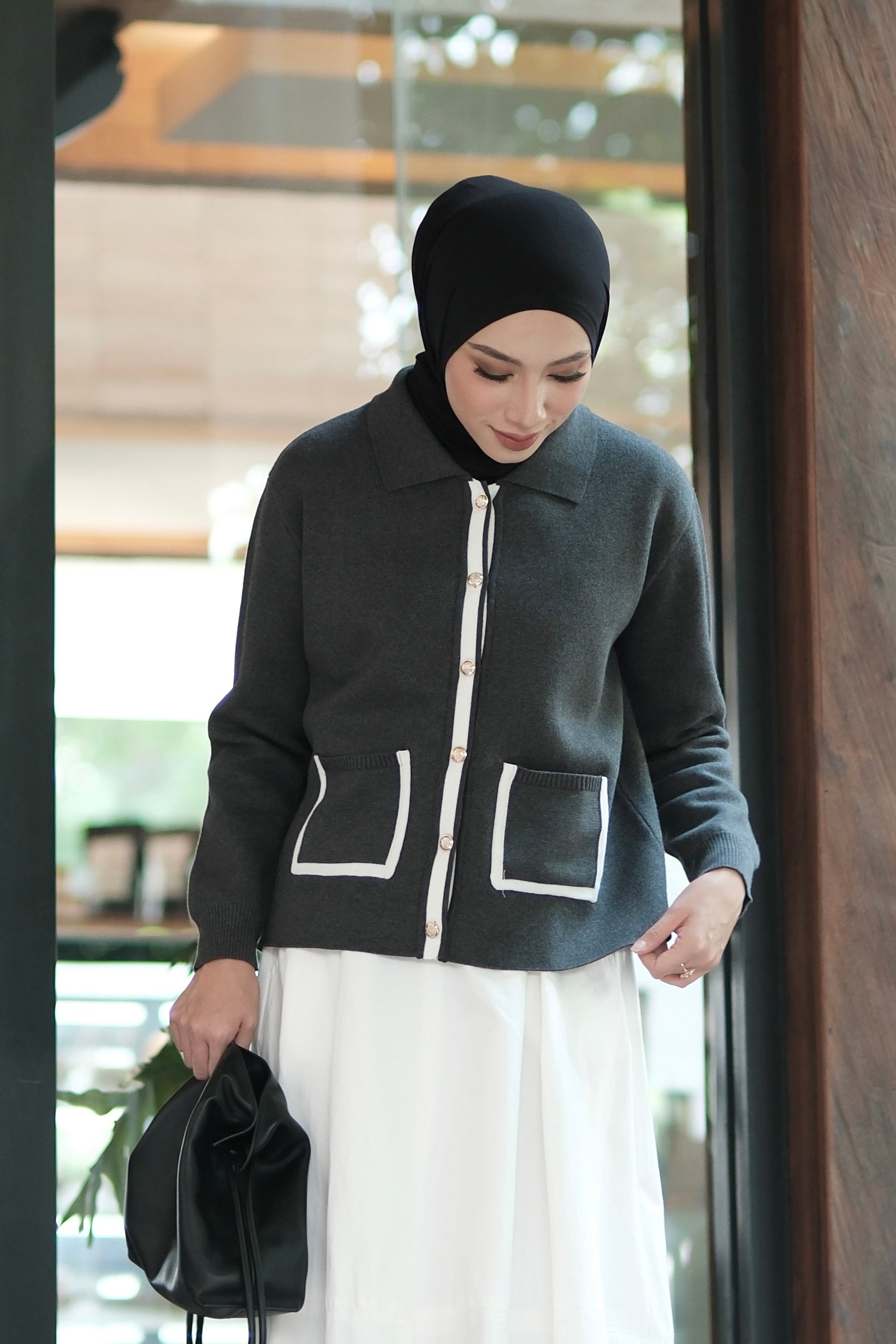 Emma Cardy - Glass Grey - Cardigan Berkancing Wanita Bahan Knit Aksen Garis