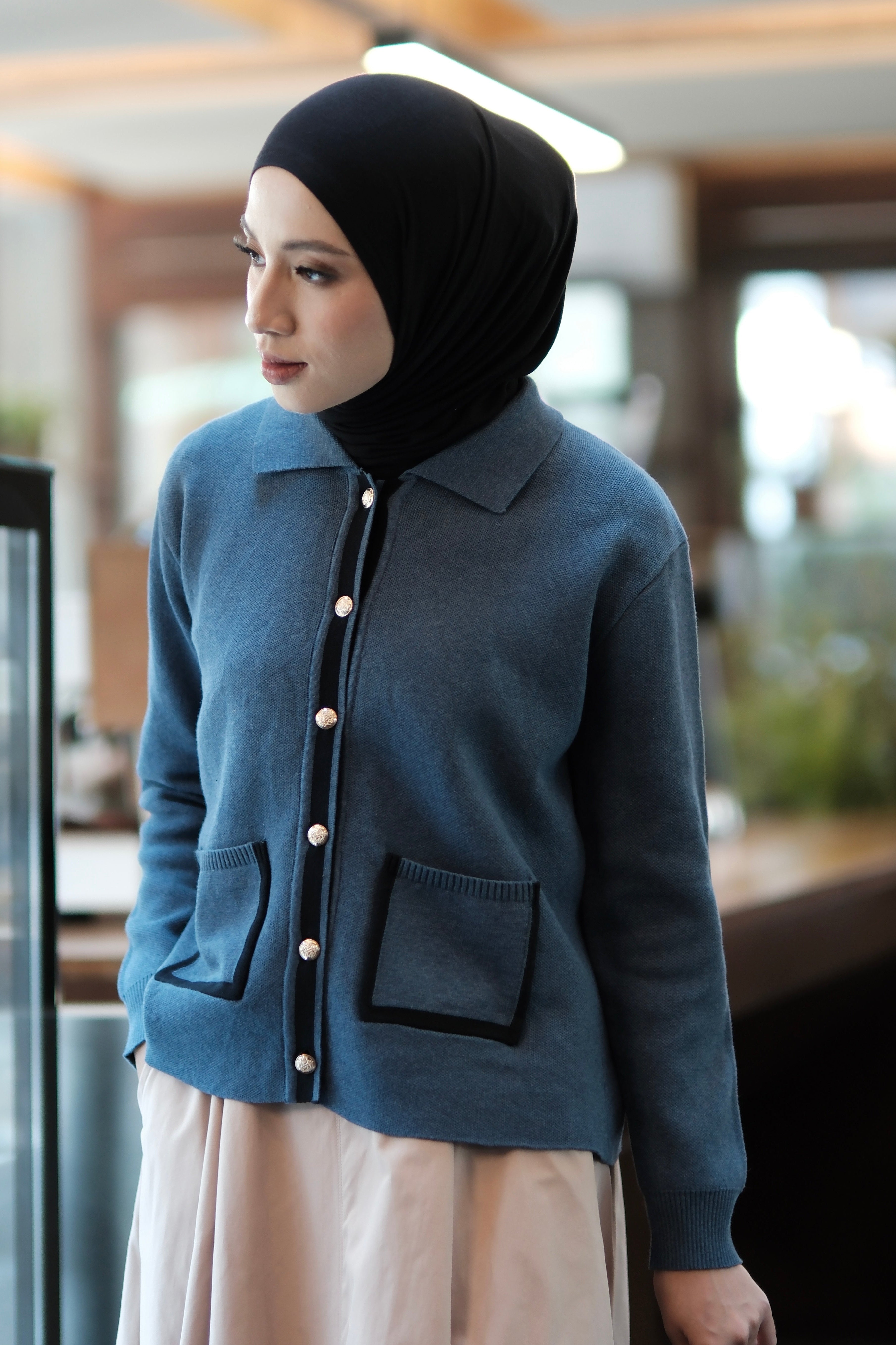 Emma Cardy - Denim - Cardigan Berkancing Wanita Bahan Knit Aksen Garis