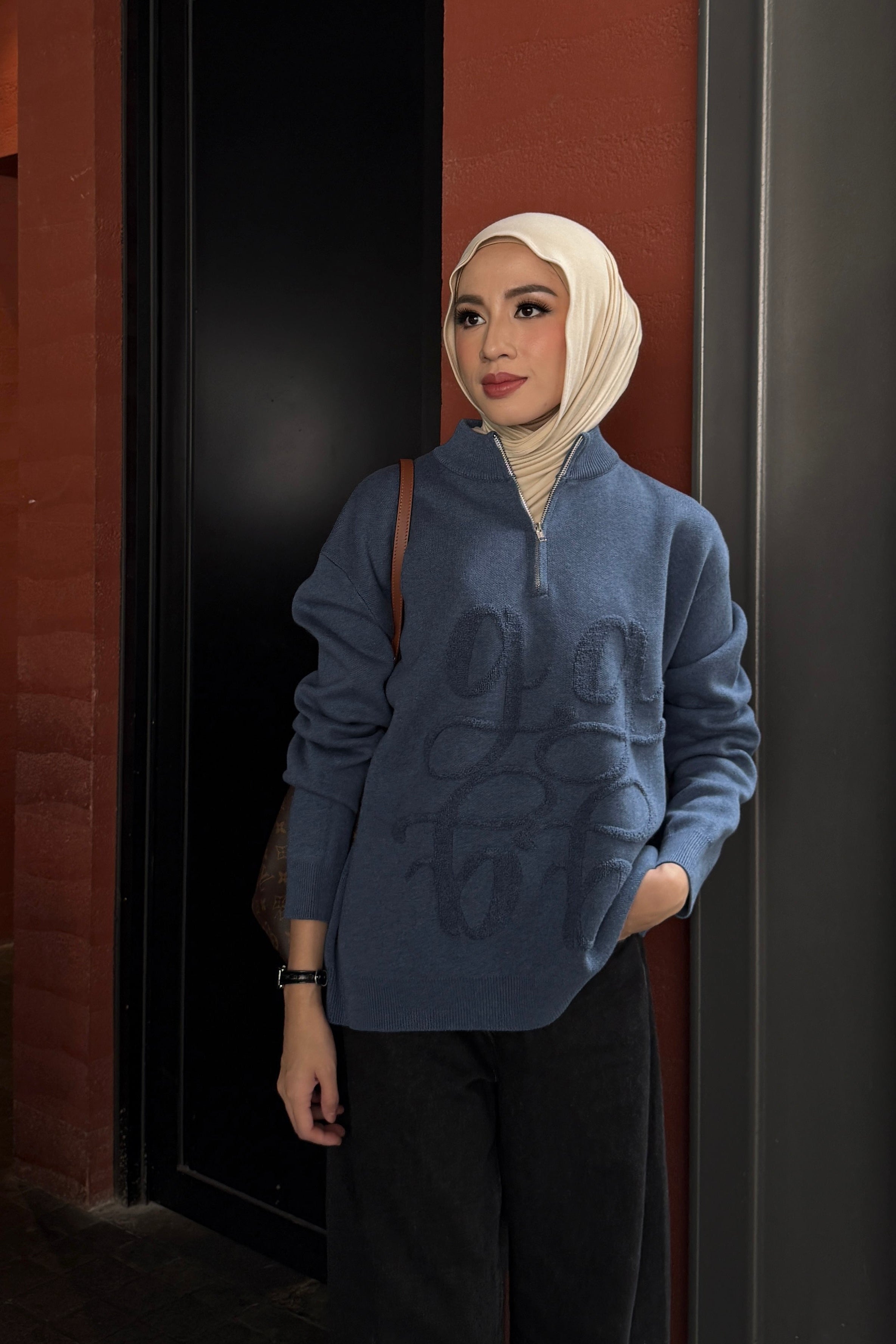 GG Half Zipper Sweater - Sweater Rajut Casual Elegan dengan Half Zip Eksklusif
