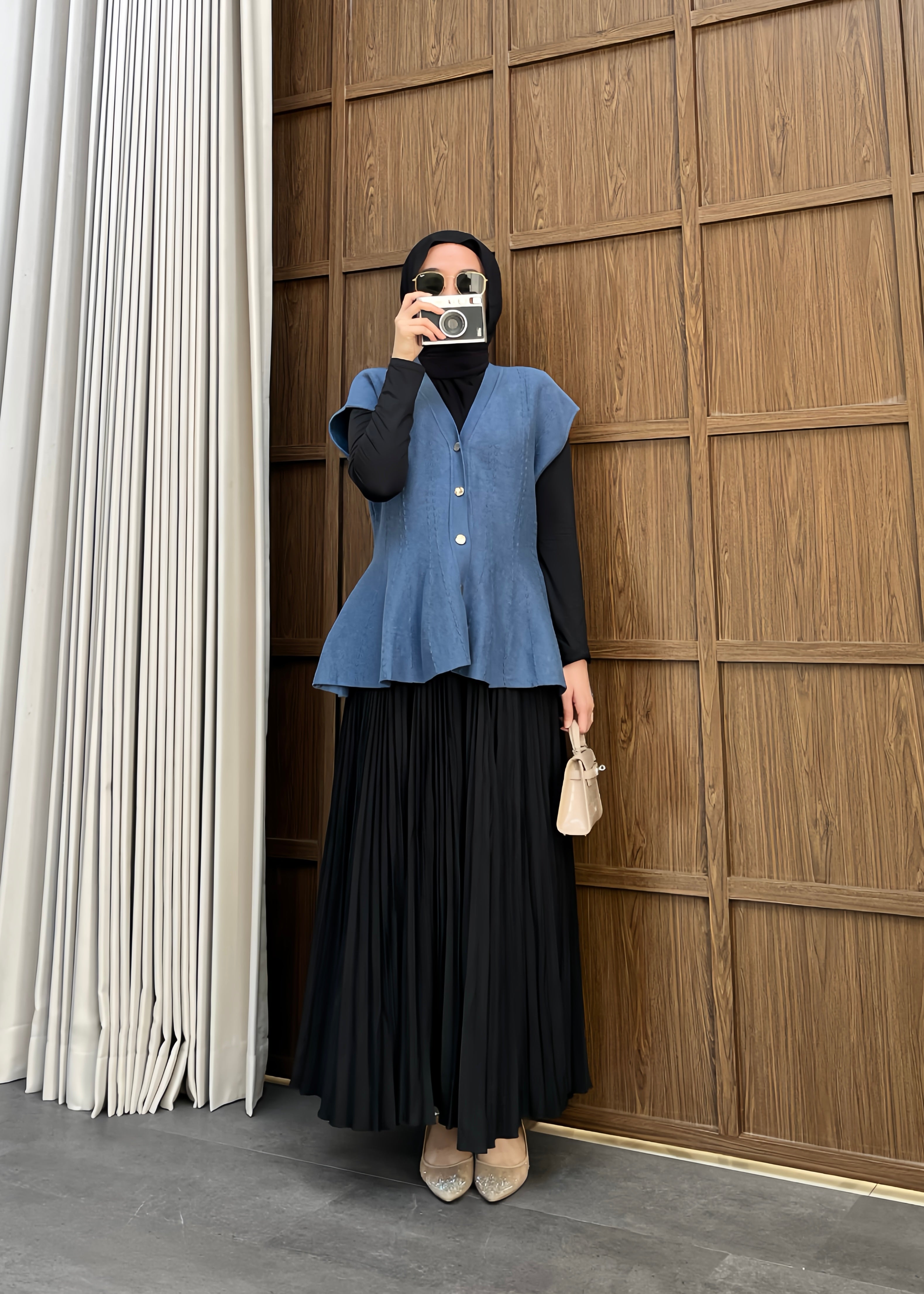 Cheer Vest - Rompi Rajut Wanita Bahan Knit Lengan Putung