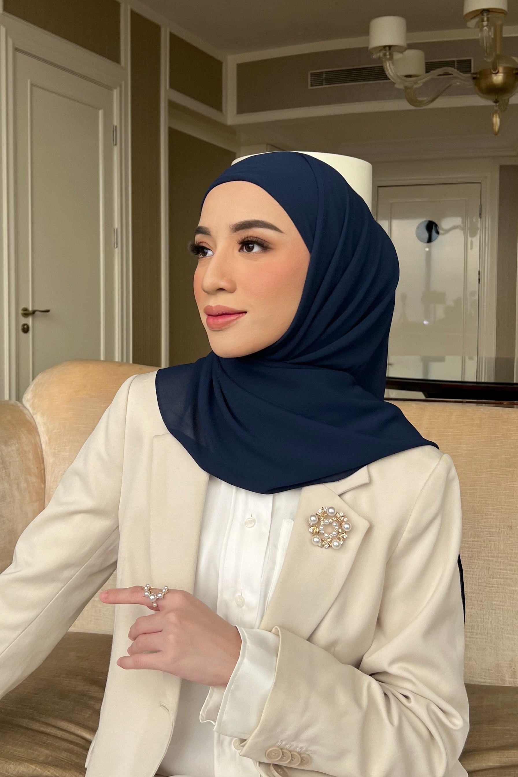 Mega Inner Square - Hijab Segi Empat  Instan Polos