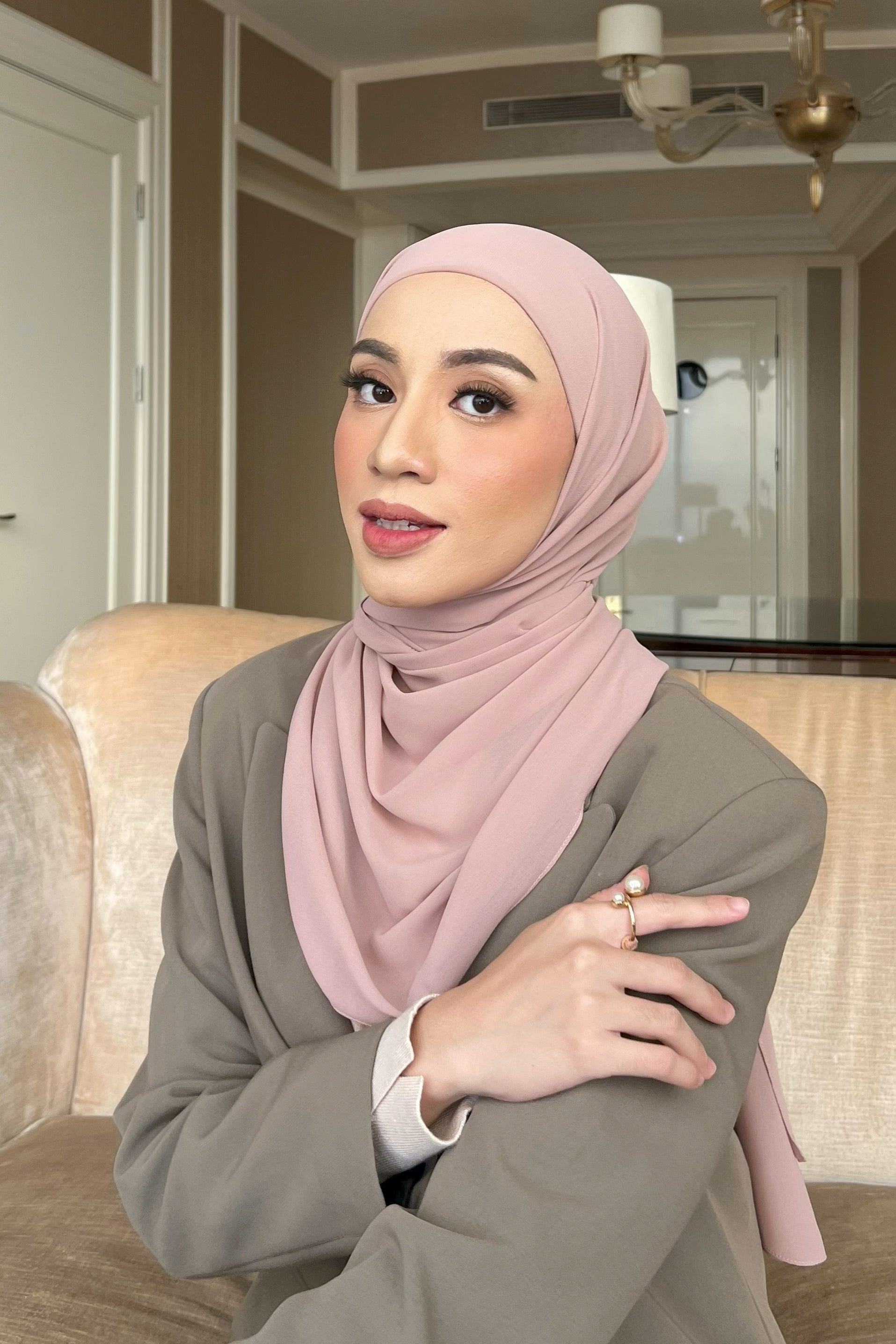 [DEFECT] - Mega Inner Shawl  - Hijab Stylish Bahan Cerruty Premium
