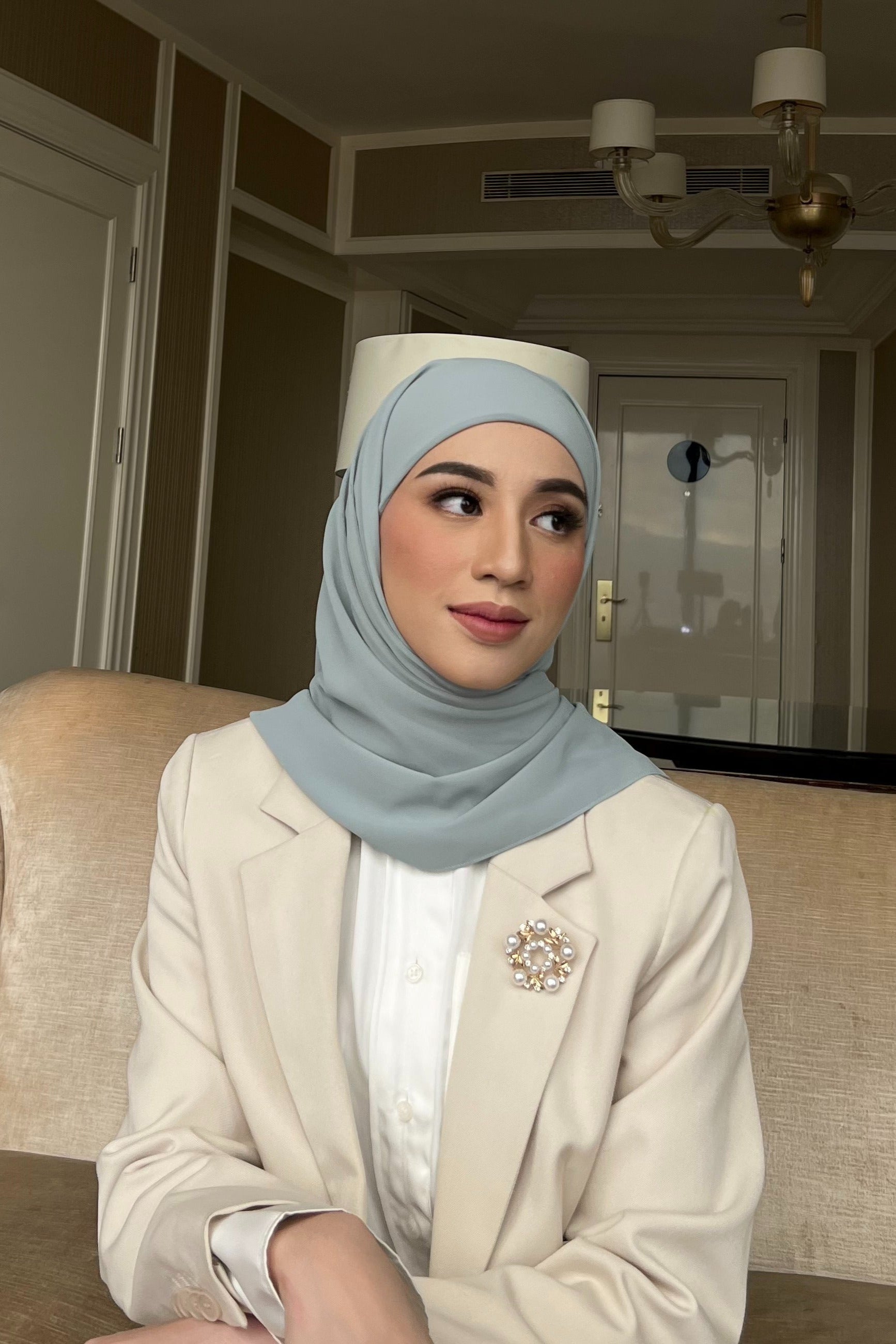 Mega Inner Square - Hijab Segi Empat  Instan Polos