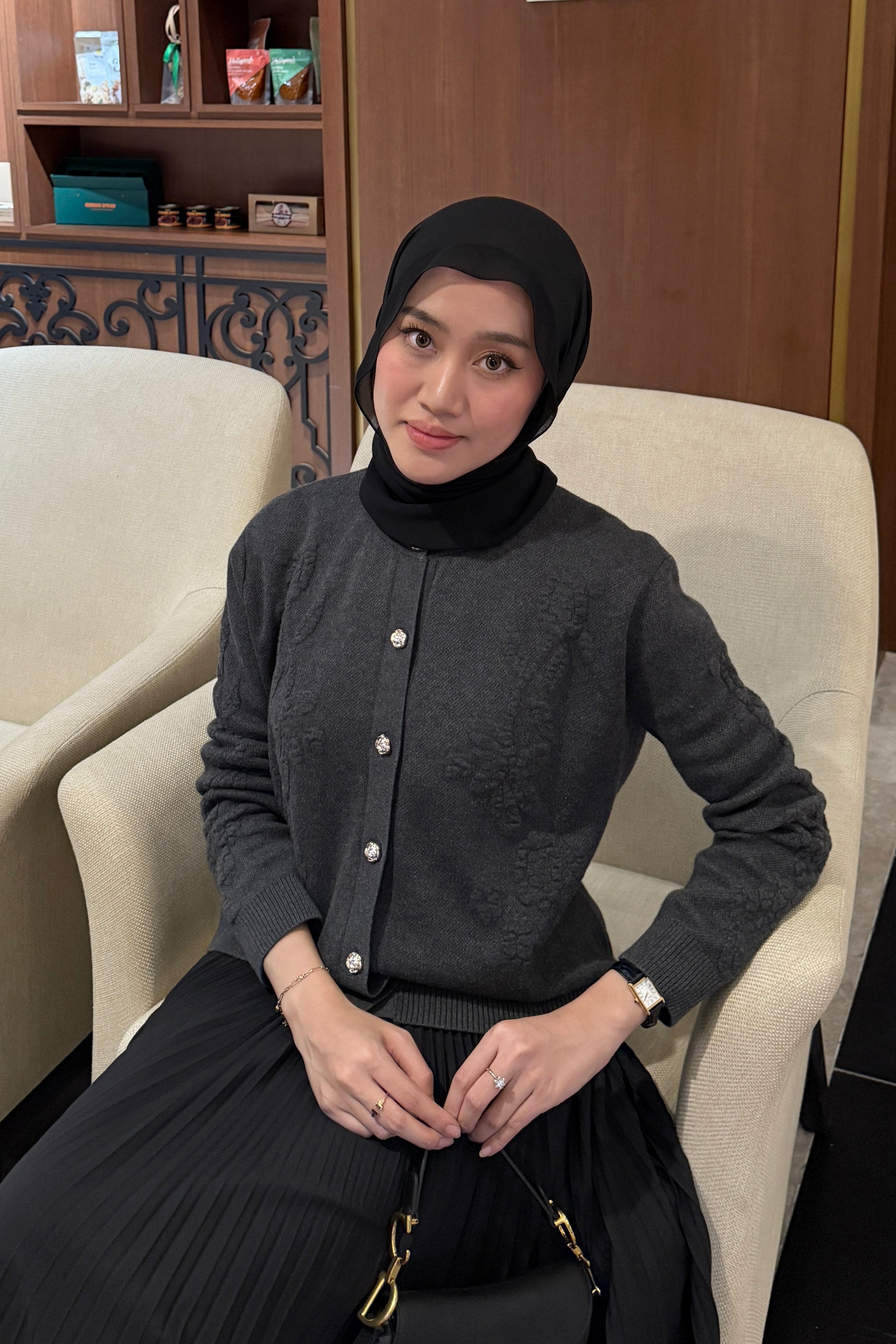 Dara Cardy - Cardigan Wanita Stylish Timeless