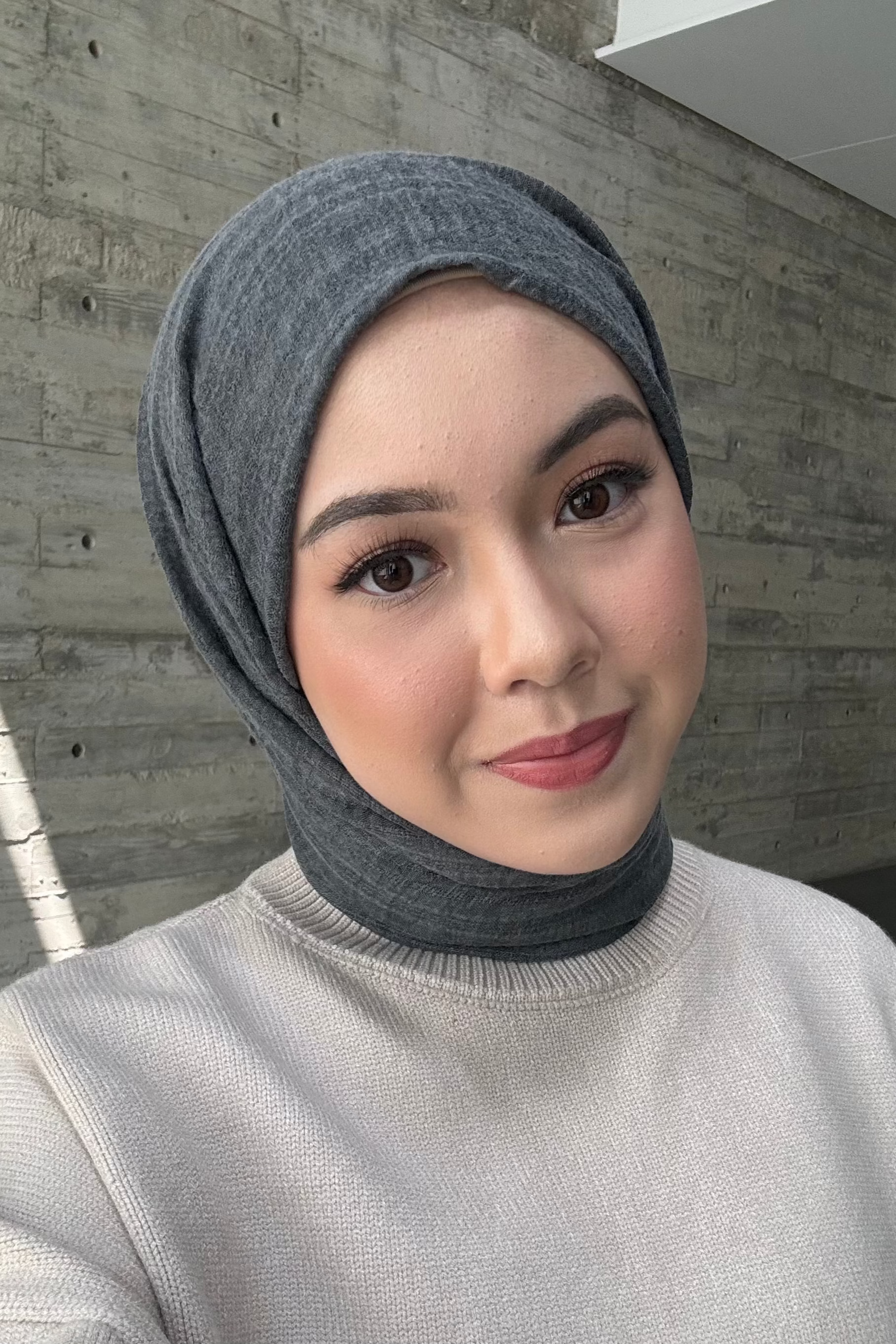 Levira Pashmina - Glass Grey - Hijab Pashmina Bahan Cotton Crinkle