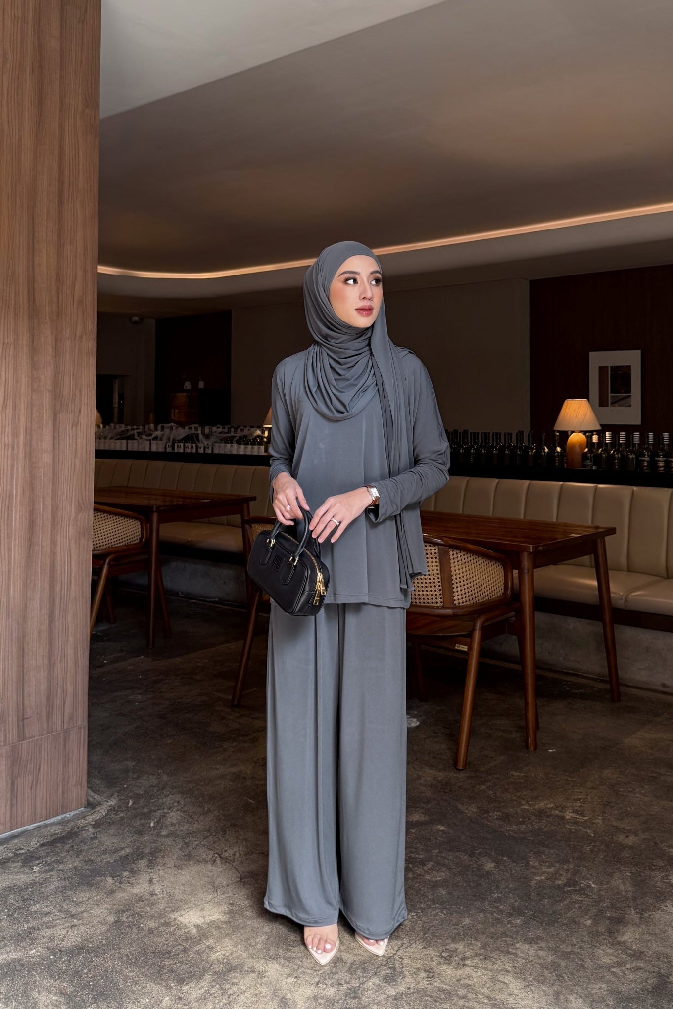 Yura Set - One Set Hijab Blouse Celana Bahan Jersey Premium