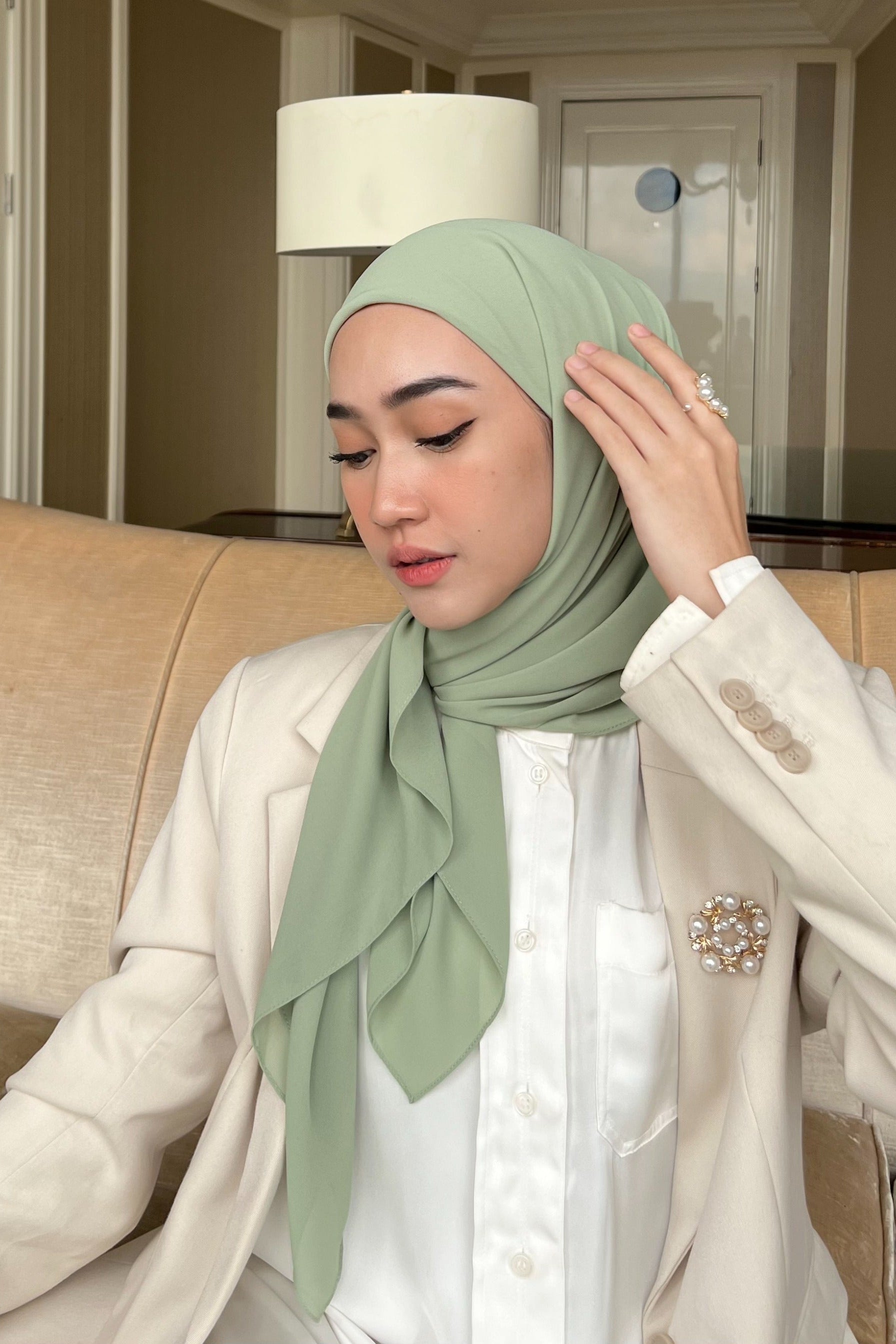 Mega Inner Square - Hijab Segi Empat  Instan Polos