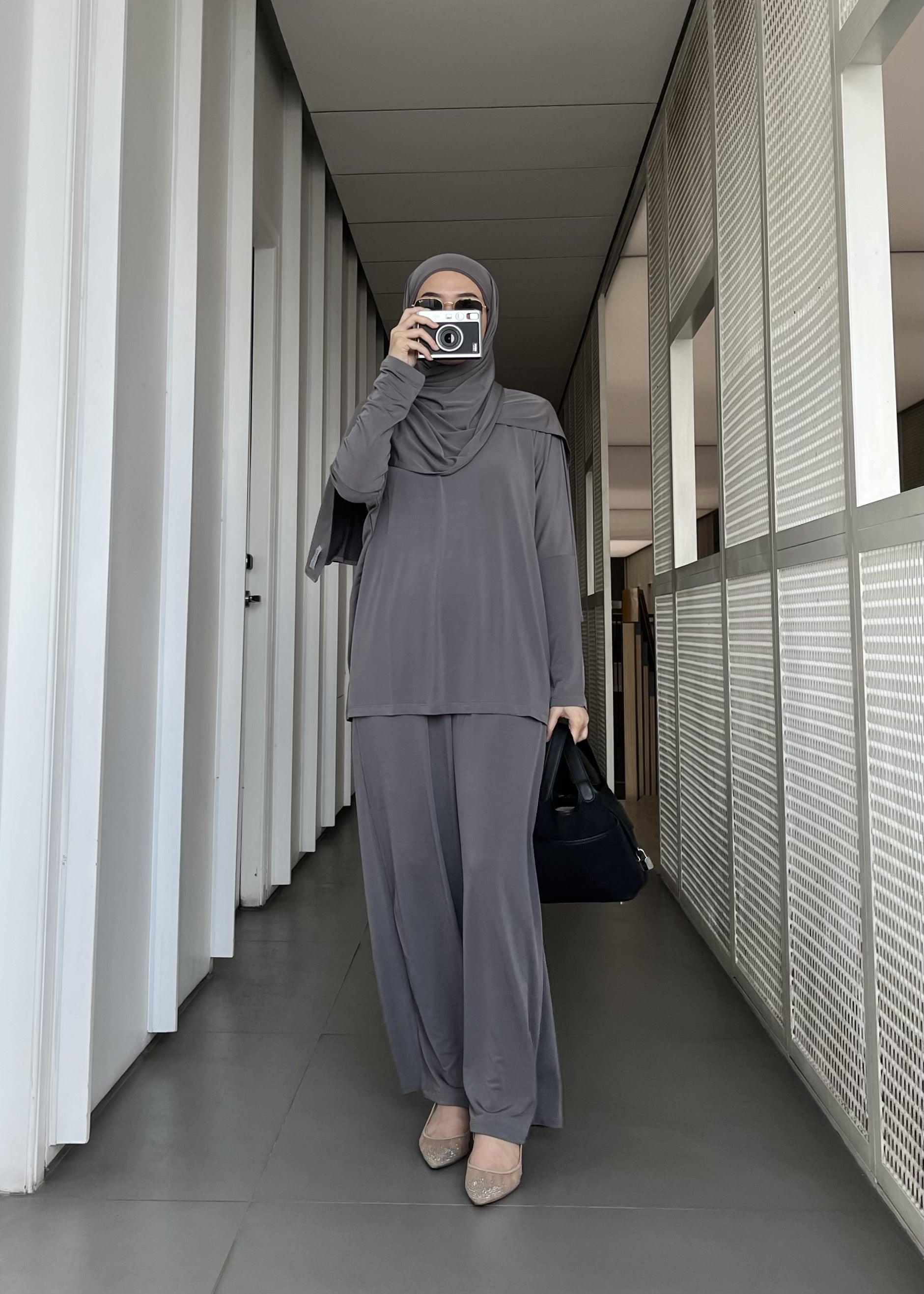 Yura Set - One Set Hijab Blouse Celana Bahan Jersey Premium