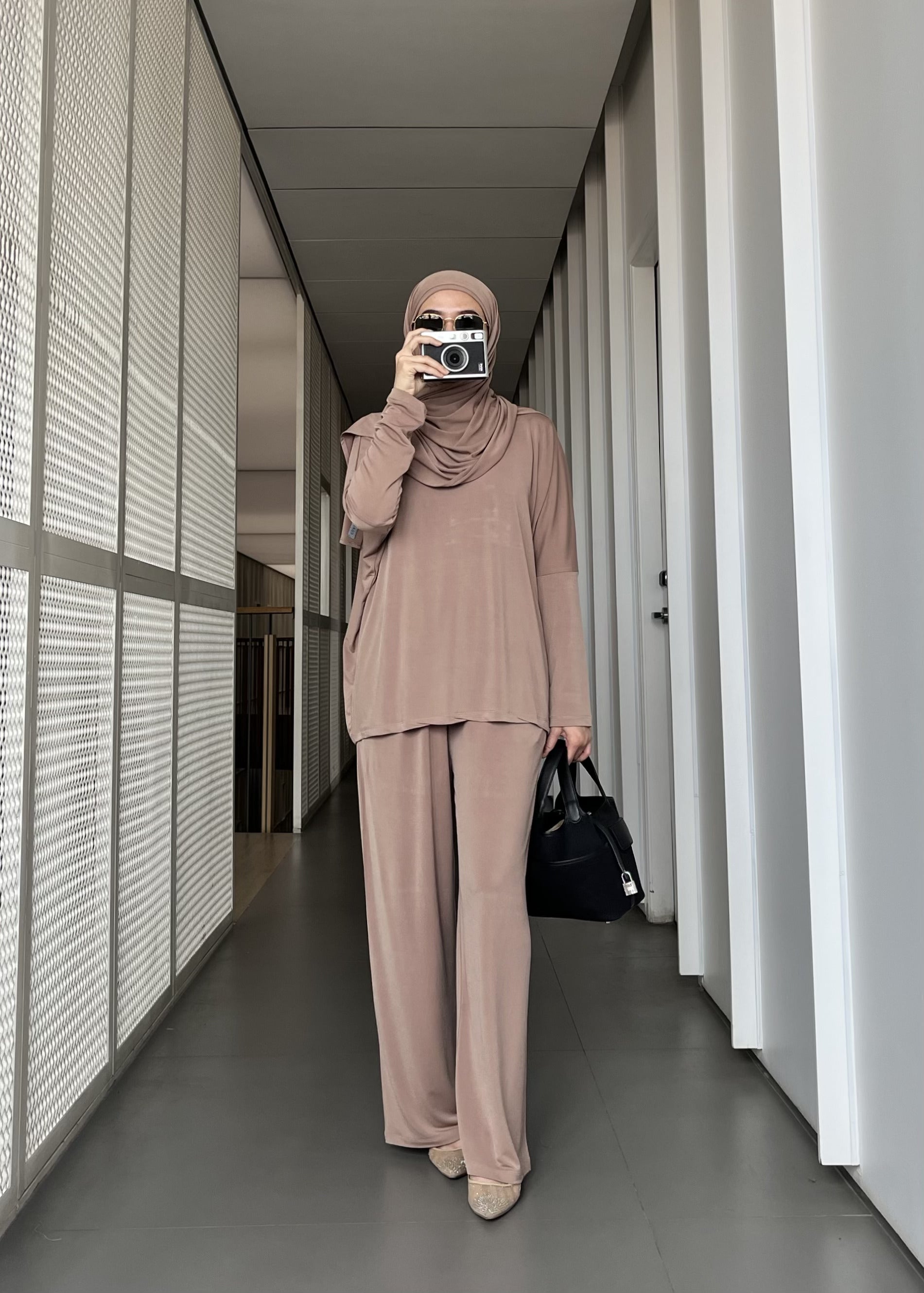 Yura Set - One Set Hijab Blouse Celana Bahan Jersey Premium