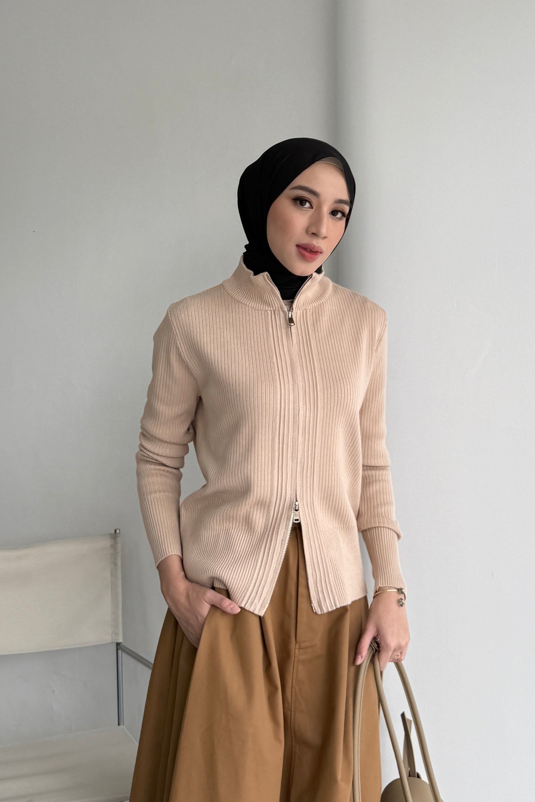 Mosi Cardy - Cardigan Zipper Wanita Bahan Soft Knit Premium