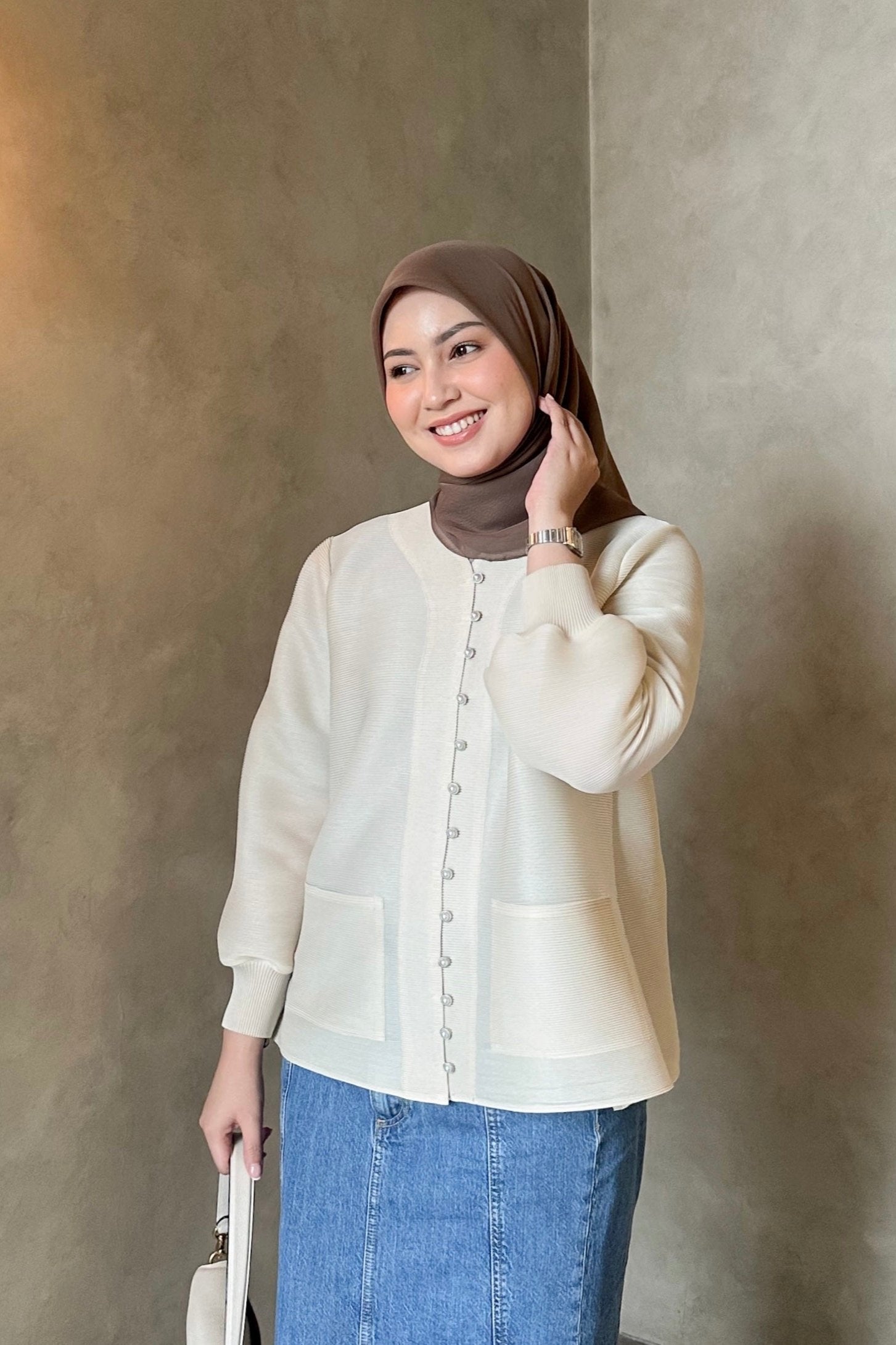 Pocket Pleats Blouse - Ivory - Atasan Wanita Polos Bahan Pleats - TP1781490