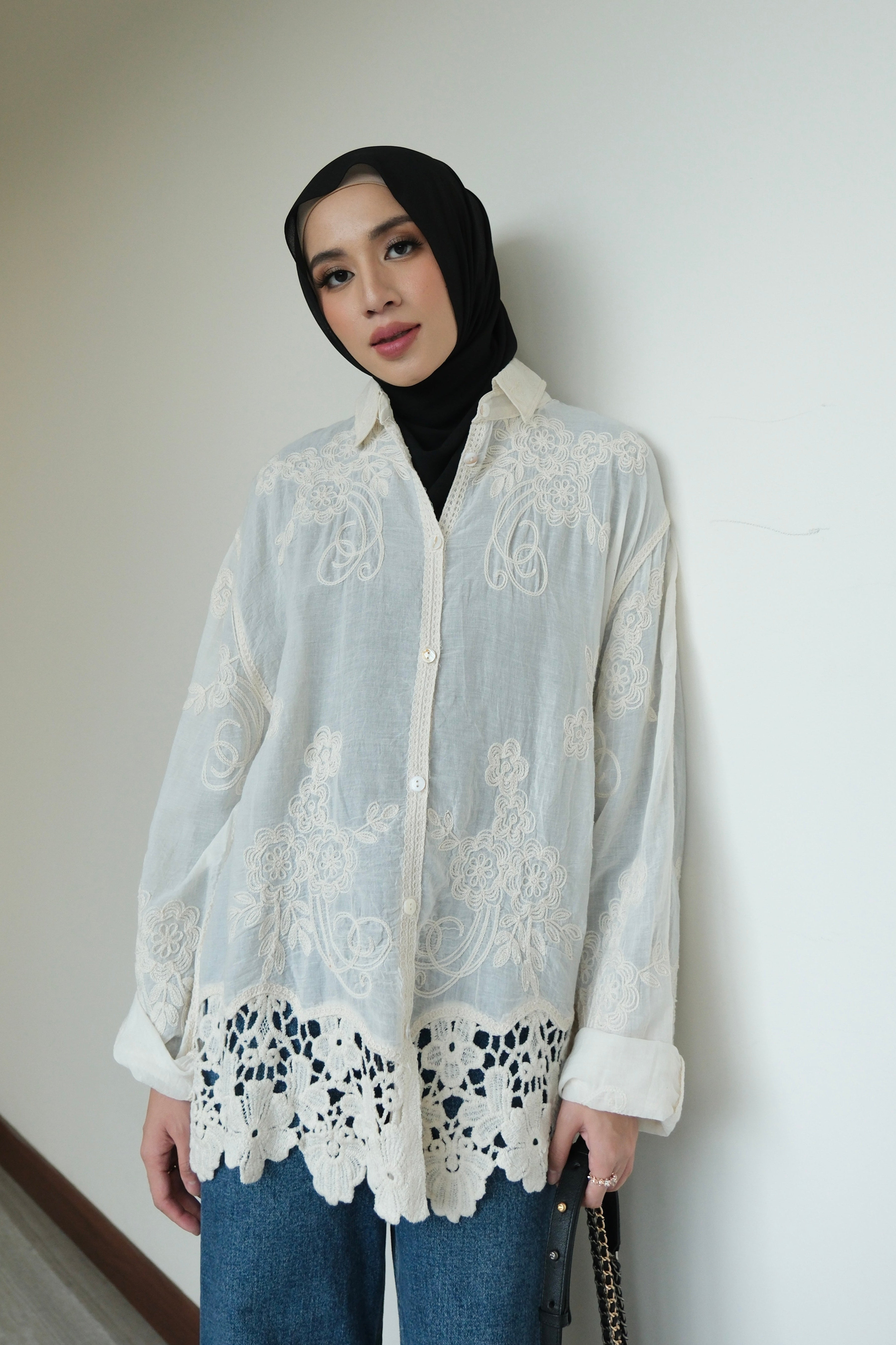 Bowly Blouse - Ivory - Atasan Blouse Motif Bunga