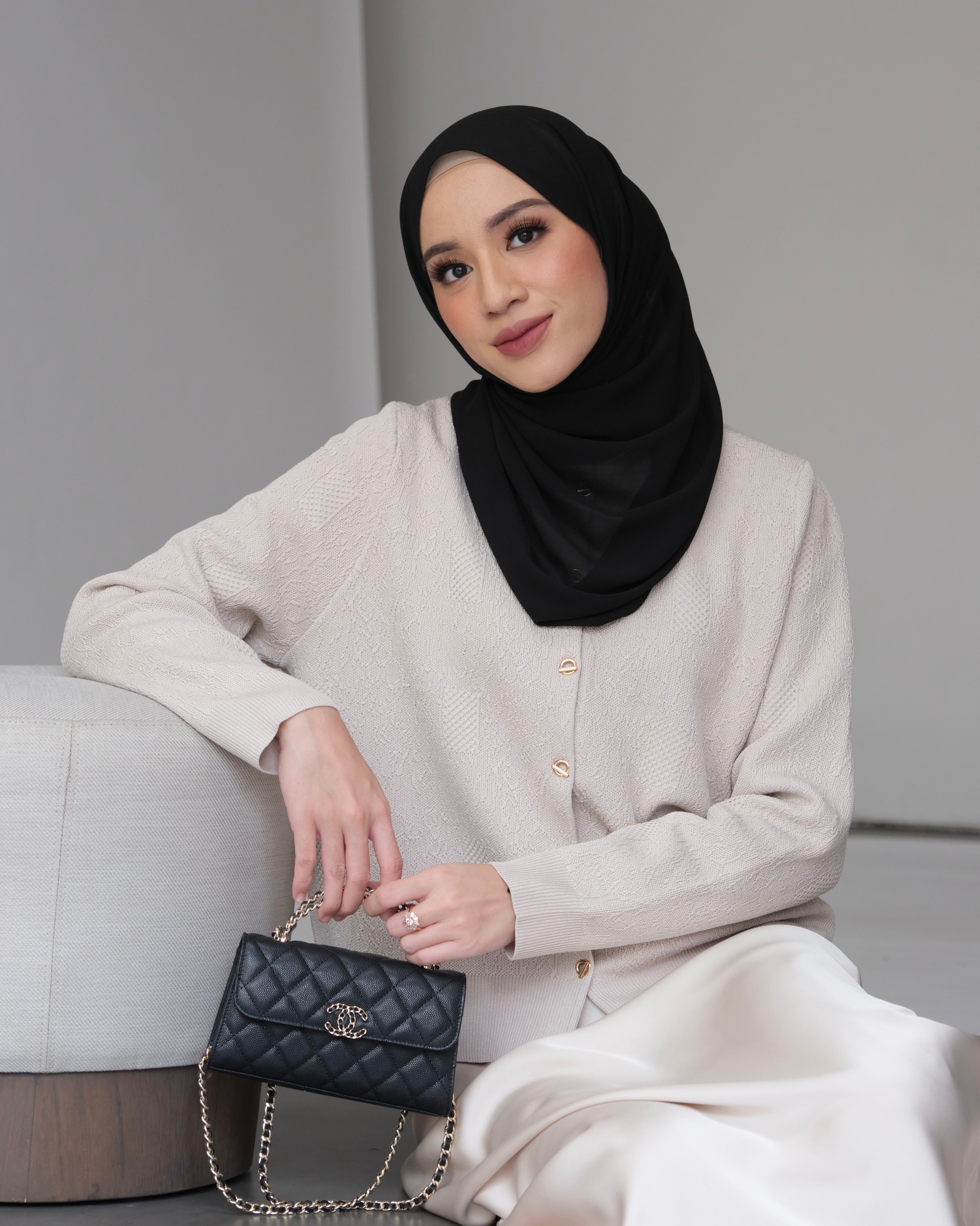 Jeyda Cardy - Ivory - Cardigan Knit Wanita Berkancing - KW3031490