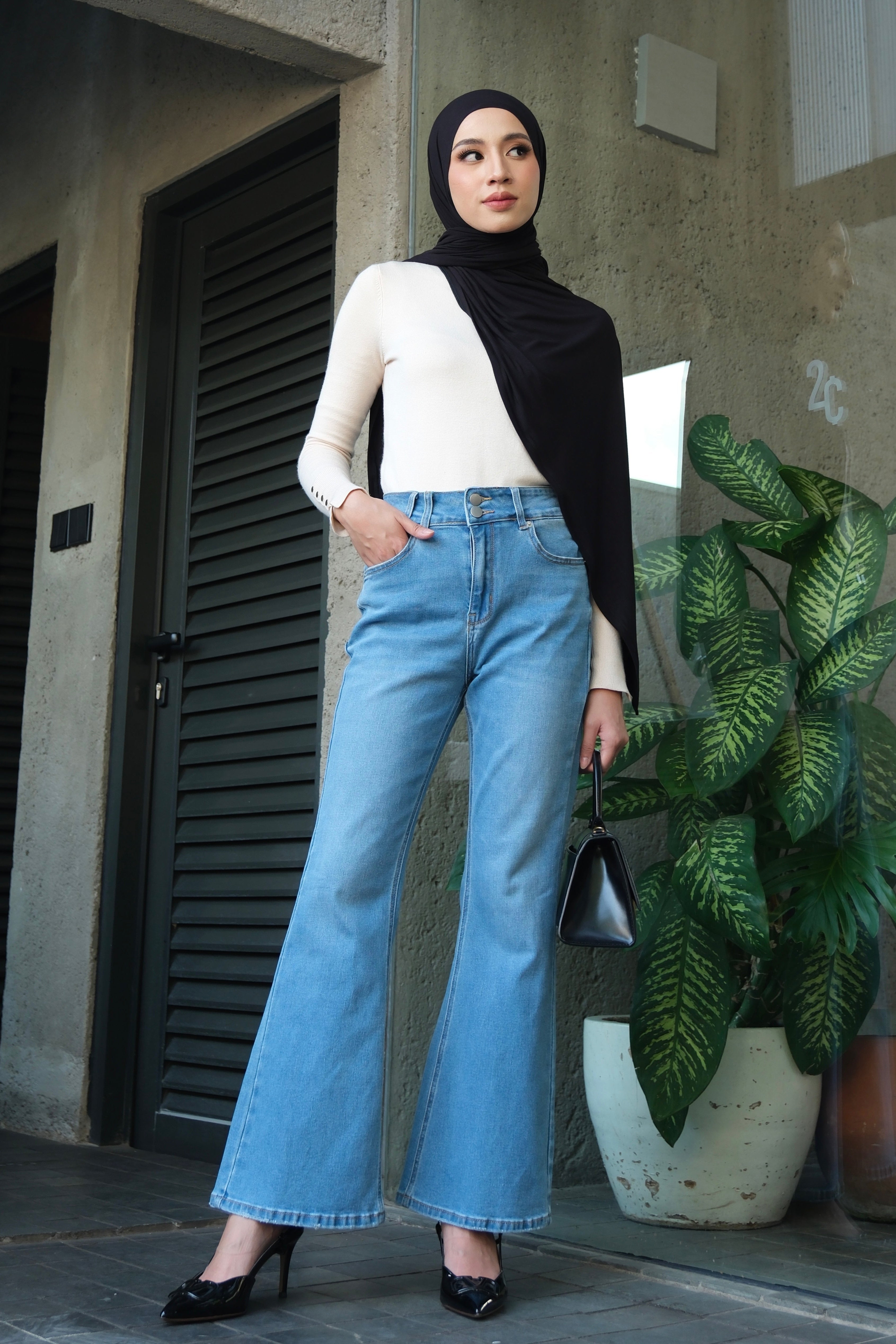 Flare Denim Jeans - Celana Denim Flare Wanita