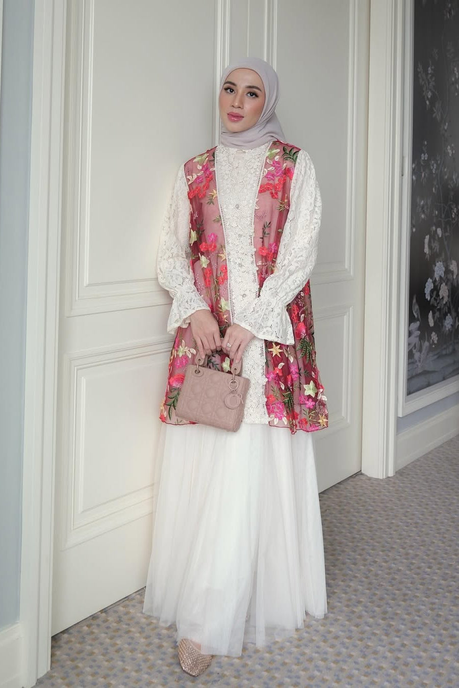 Kartini Kutu Blouse - Blouse Wanita Brokat Tile Elegan