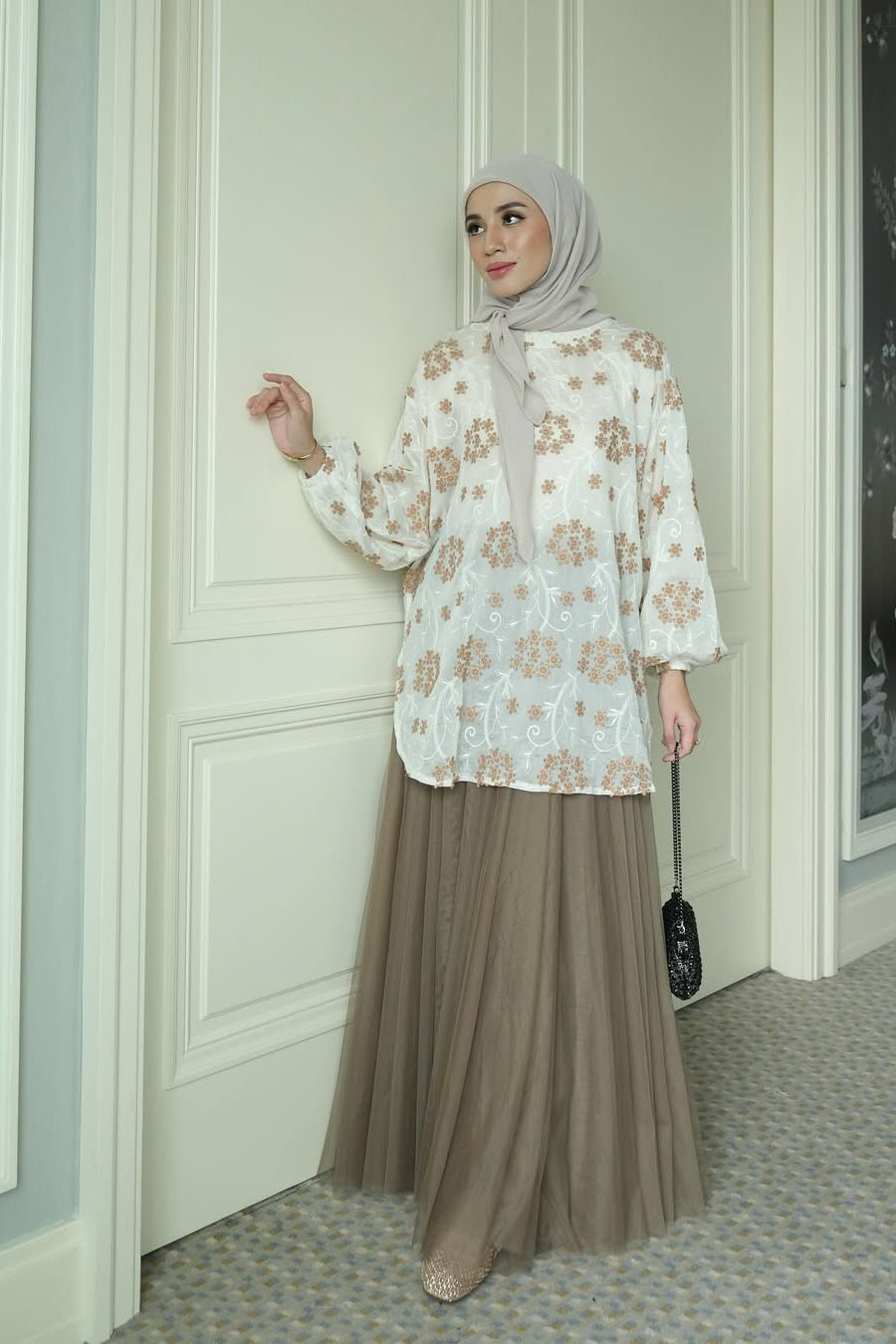 Bella Blouse - Mocca - Blouse Wanita Detail Embroidery Cantik Mewah Menawan