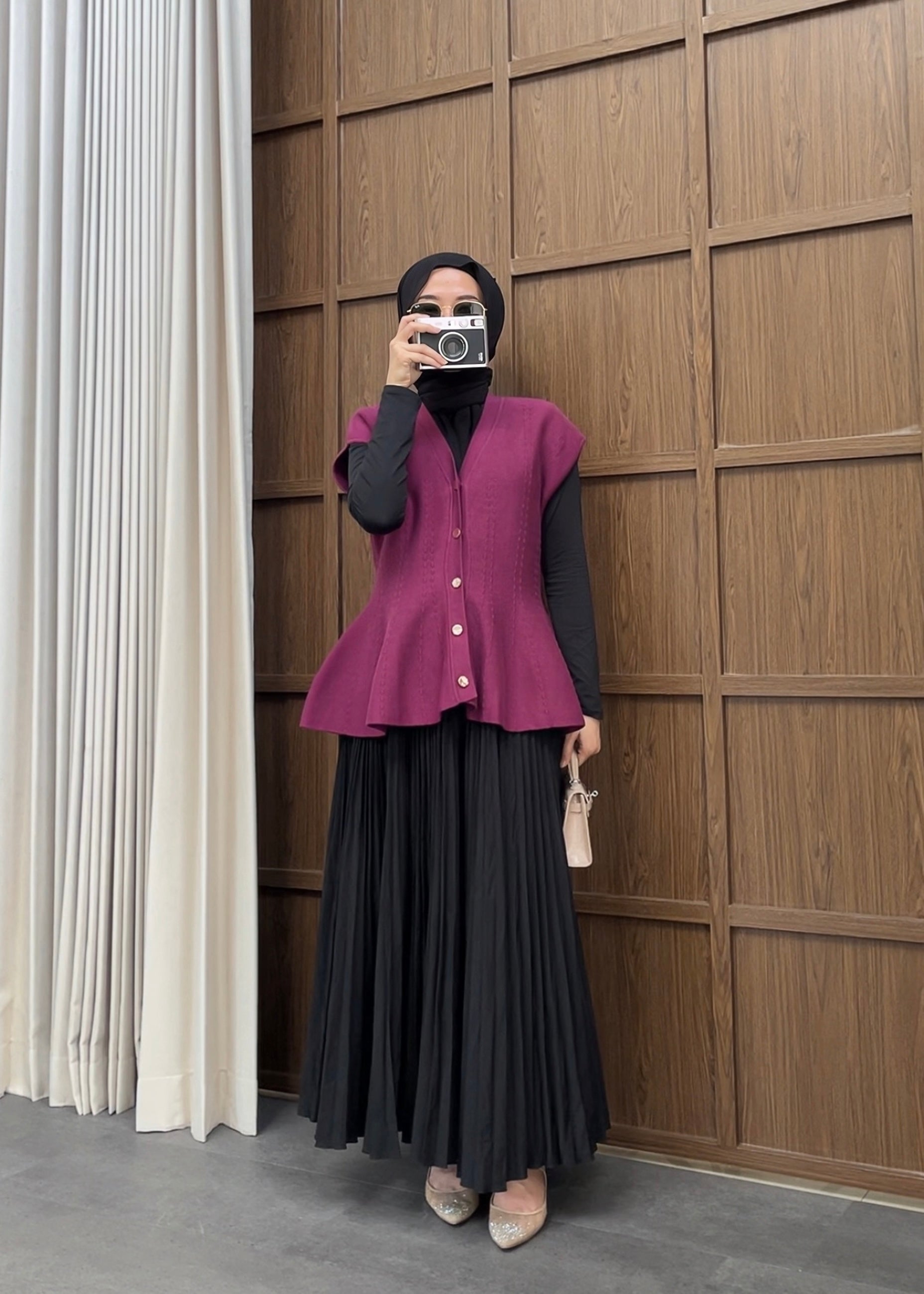 Cheer Vest - Rompi Rajut Wanita Bahan Knit Lengan Putung
