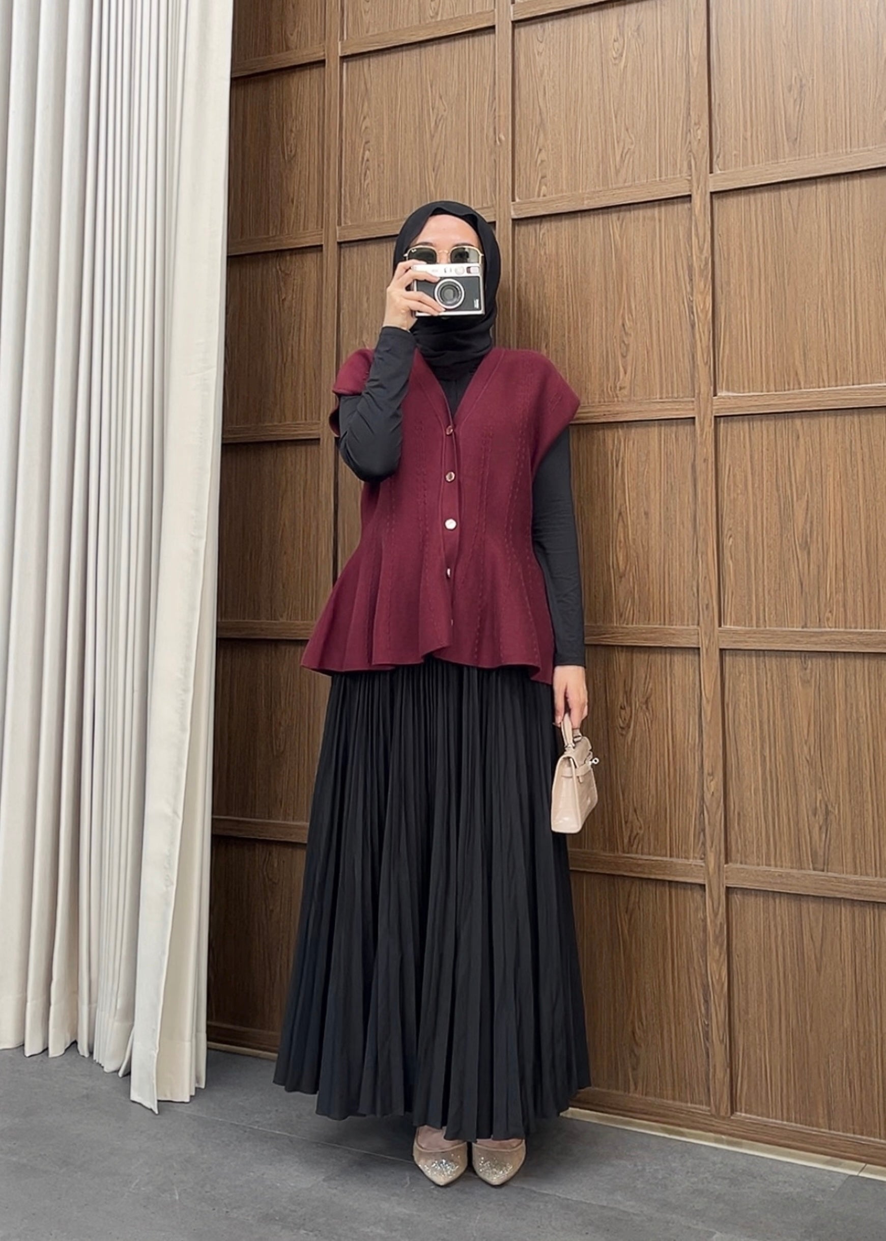 Cheer Vest - Rompi Rajut Wanita Bahan Knit Lengan Putung