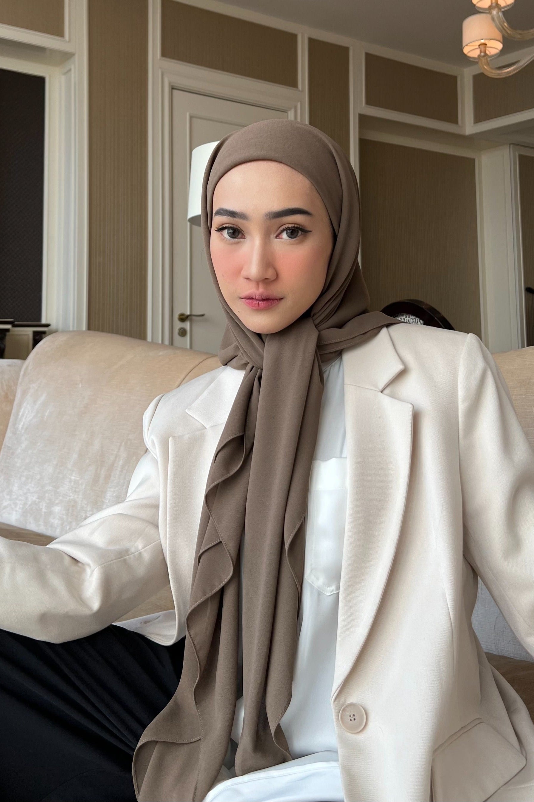 Mega Inner Square - Hijab Segi Empat  Instan Polos