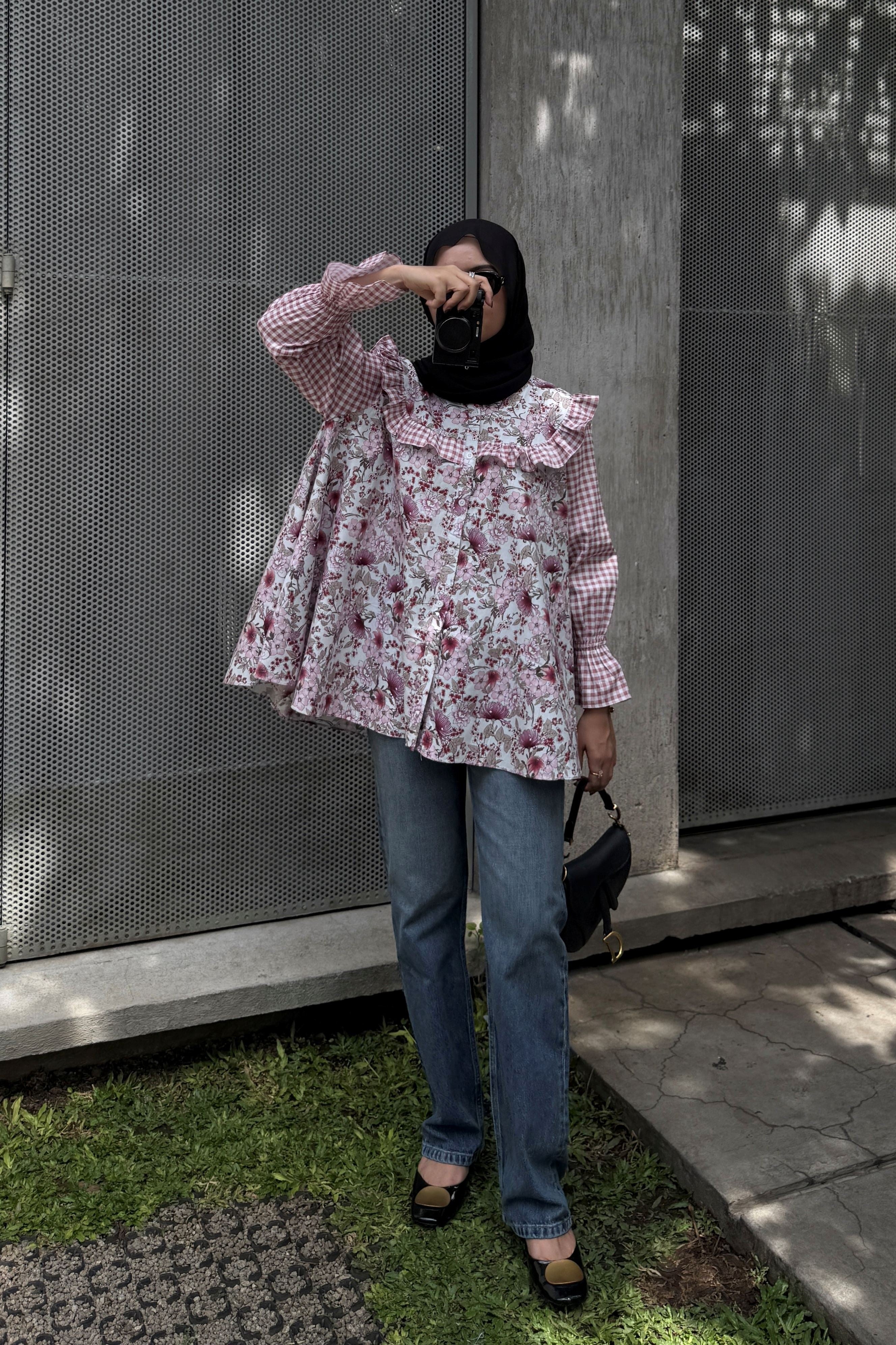 Allysia Blouse - Blouse Motif Bunga Lengan Panjang GONEGANI X KAIA ATELIER