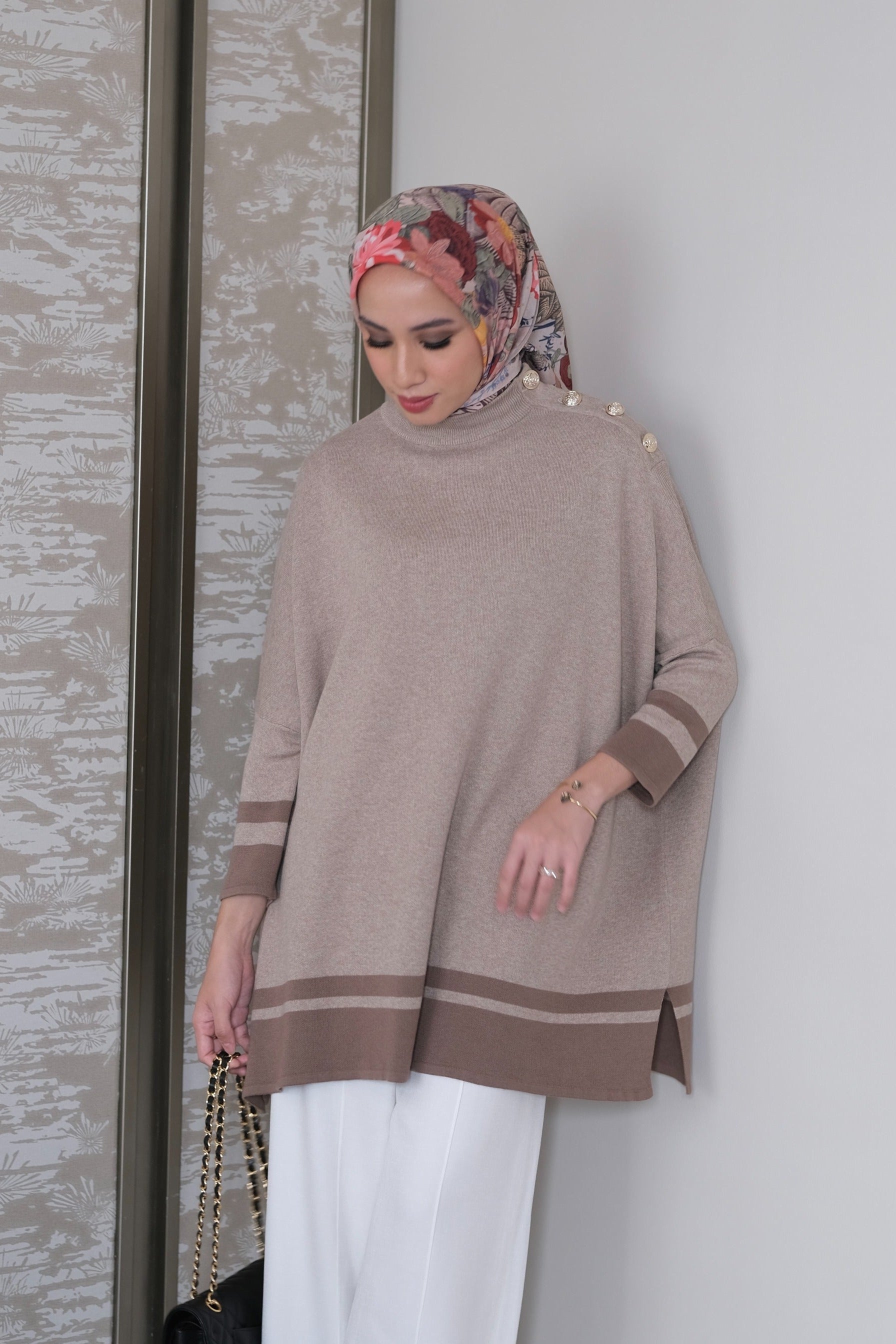 Kate Button Signature Sweater - Mocca