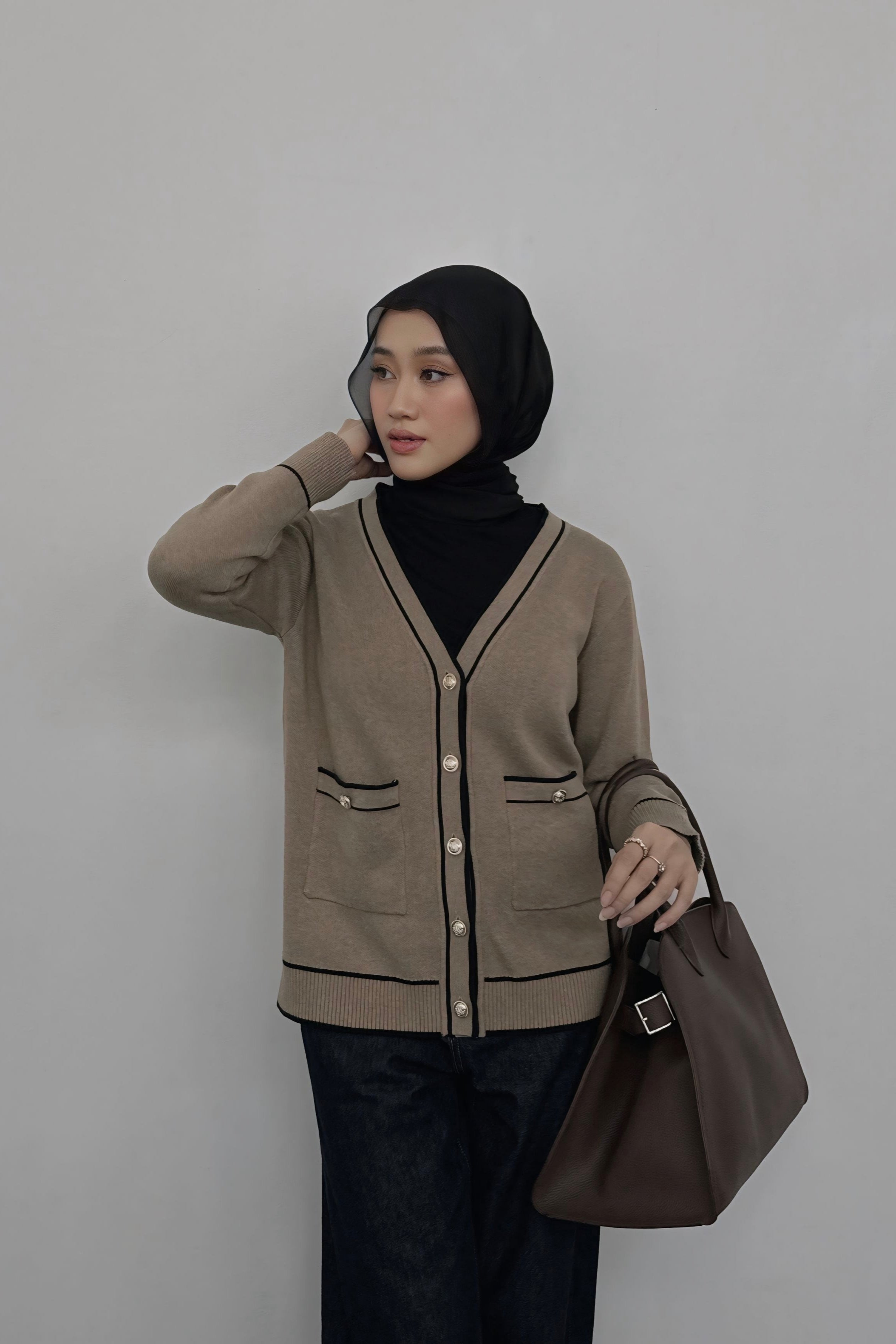 Chloe Cardy - Mocca - Cardigan Rajut Wanita Polos Bahan Knit Premium