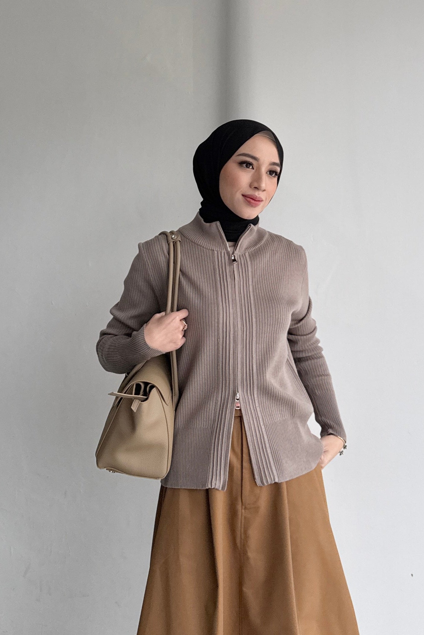Mosi Cardy - Cardigan Zipper Wanita Bahan Soft Knit Premium