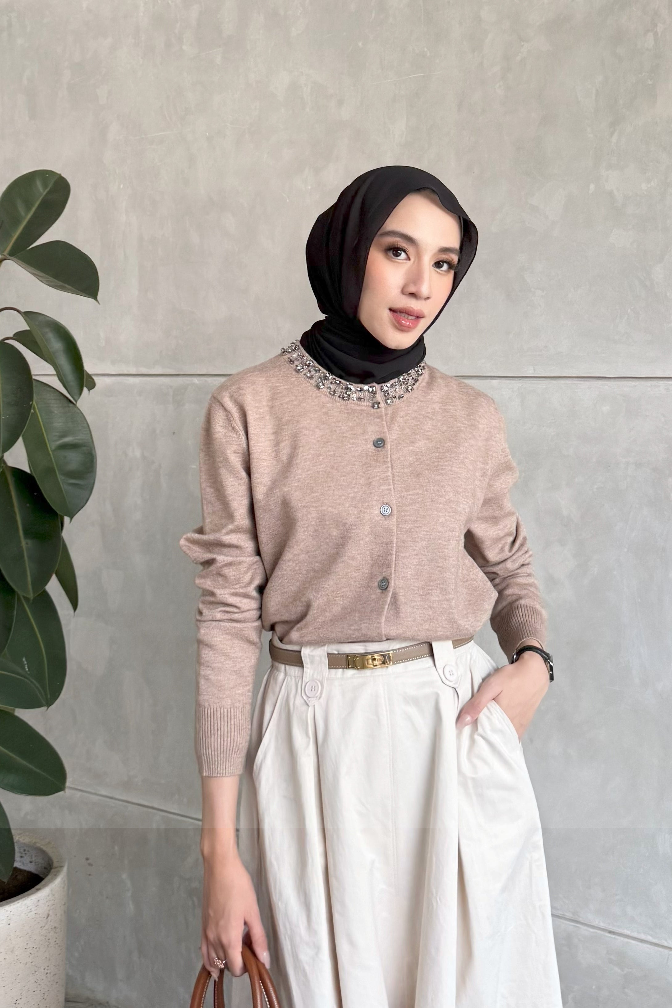 Blink Neck Cardy - Mocca - Cardigan Stylish & Elegan dengan Aksen Blink