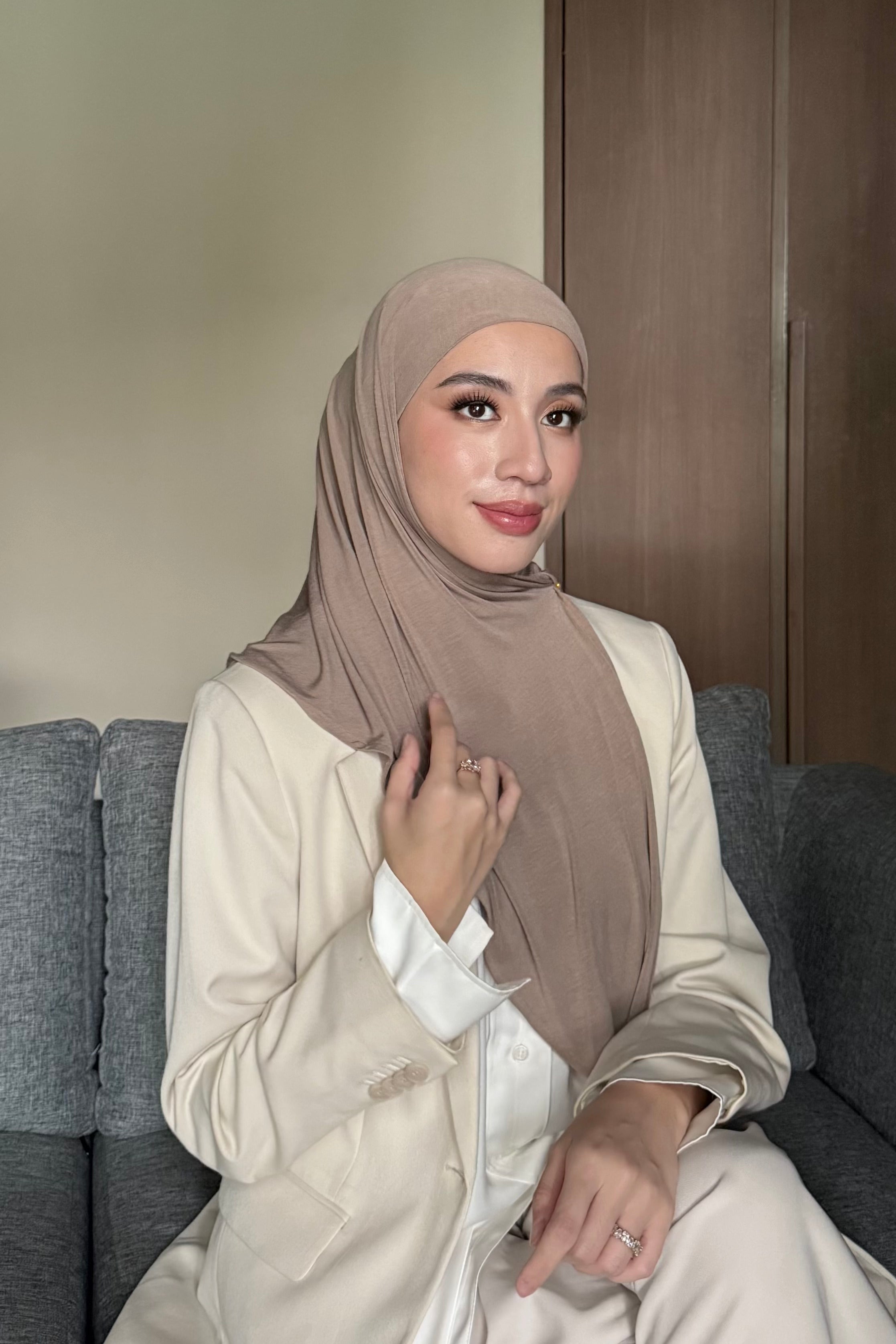 [DEFECT]  GG Inner Square - Hijab Wanita Segi Empat Bahan Tencel Premium