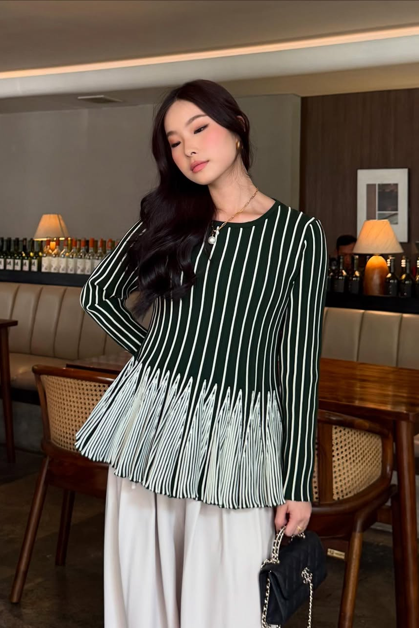 Peplum Stripe Sweater - Sweater Wanita Stripe Simple