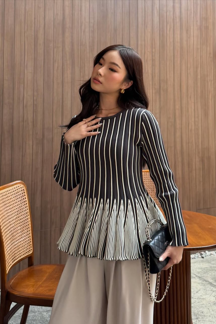 Peplum Stripe Sweater - Sweater Wanita Stripe Simple