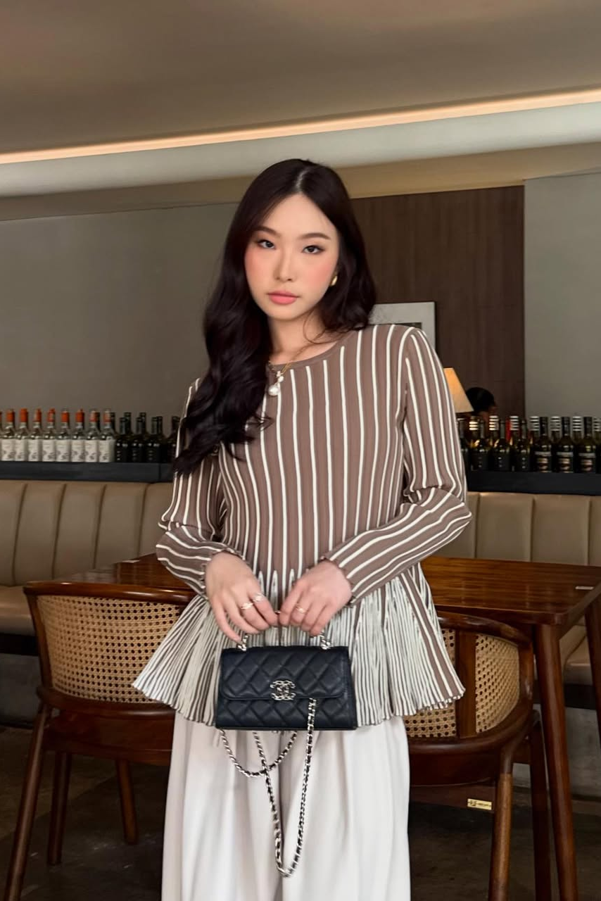 Peplum Stripe Sweater - Sweater Wanita Stripe Simple