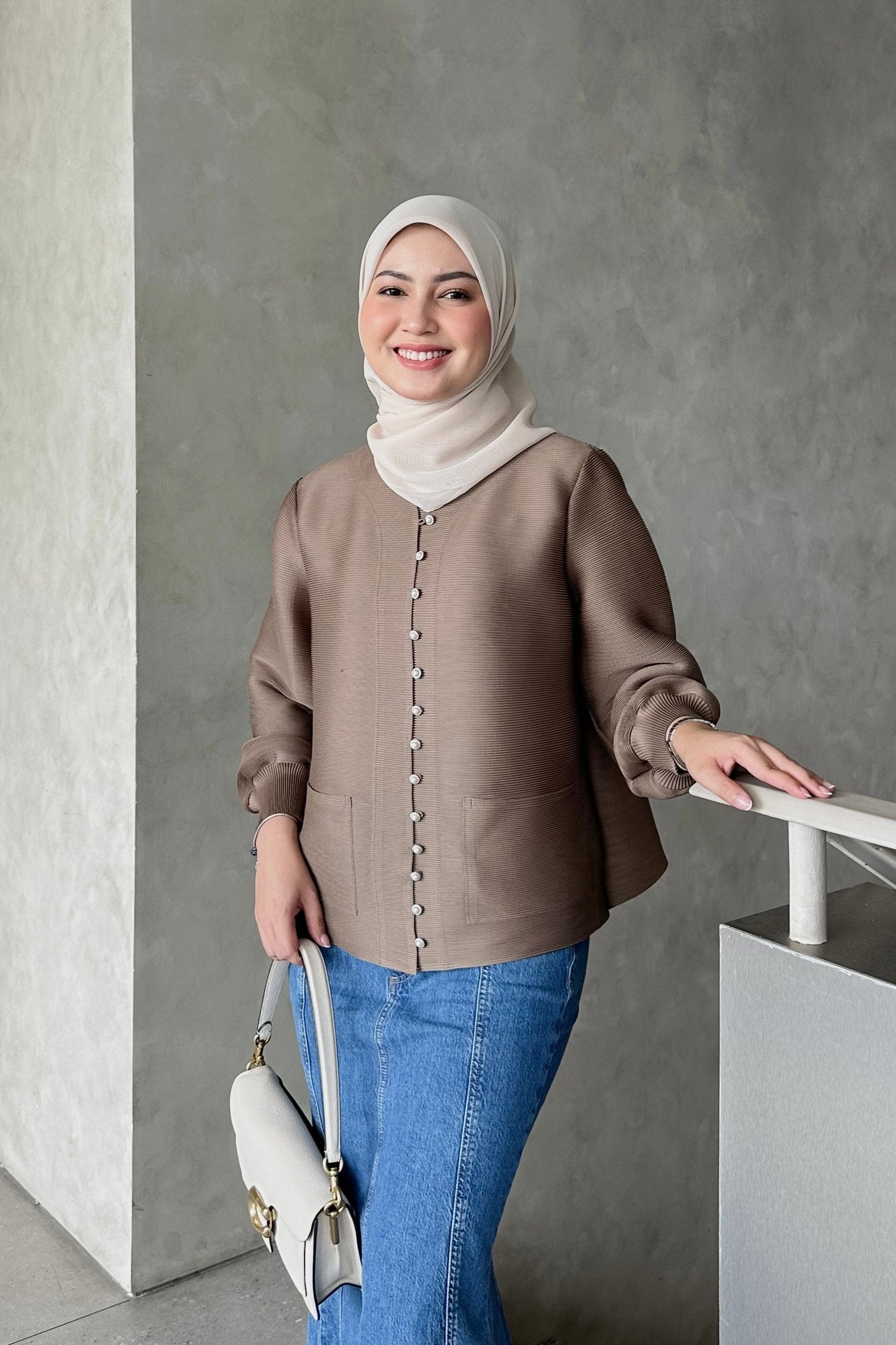 Pocket Pleats Blouse - Natural - Atasan Wanita Polos Bahan Pleats - TP1781940