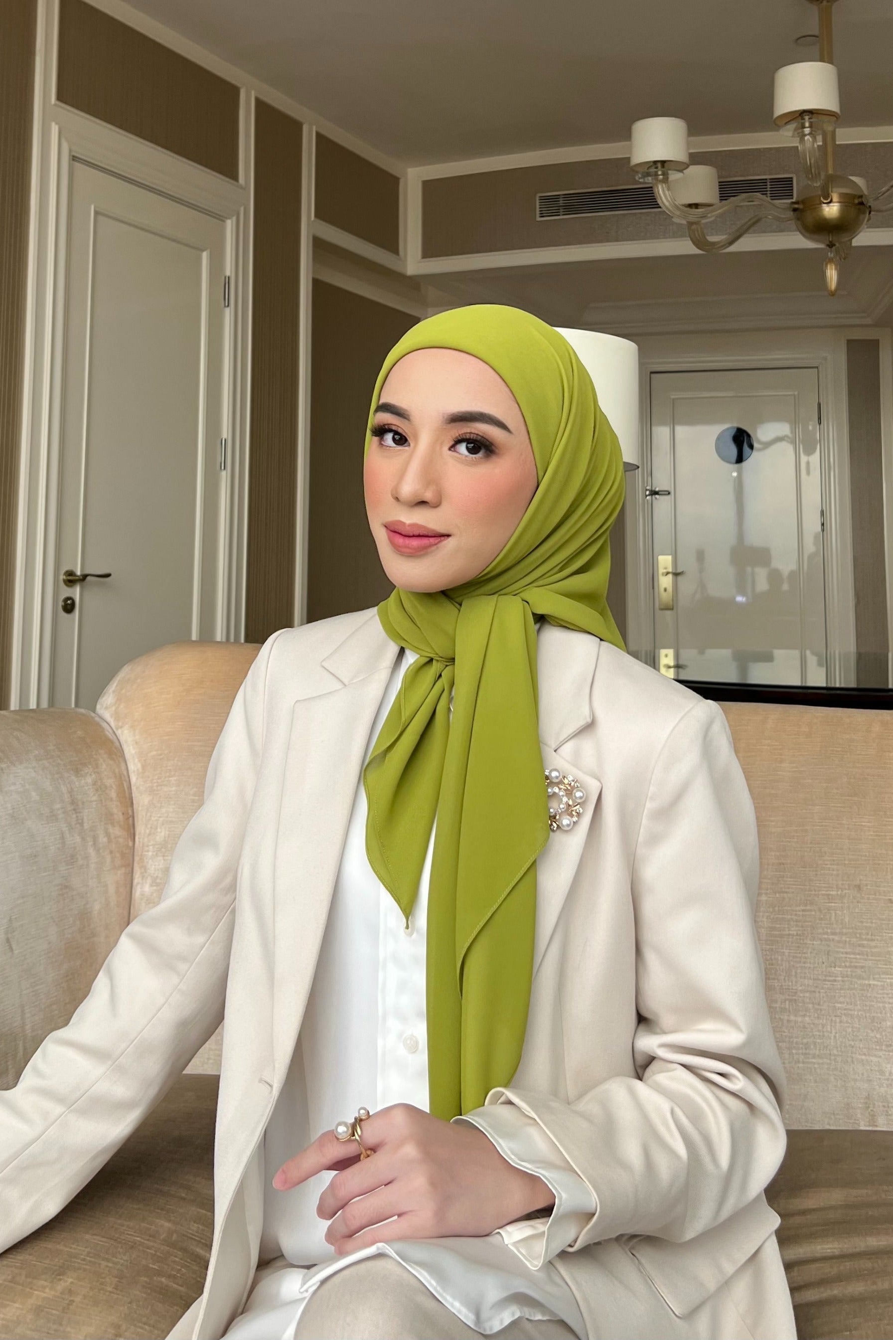 Mega Inner Square - Hijab Segi Empat  Instan Polos