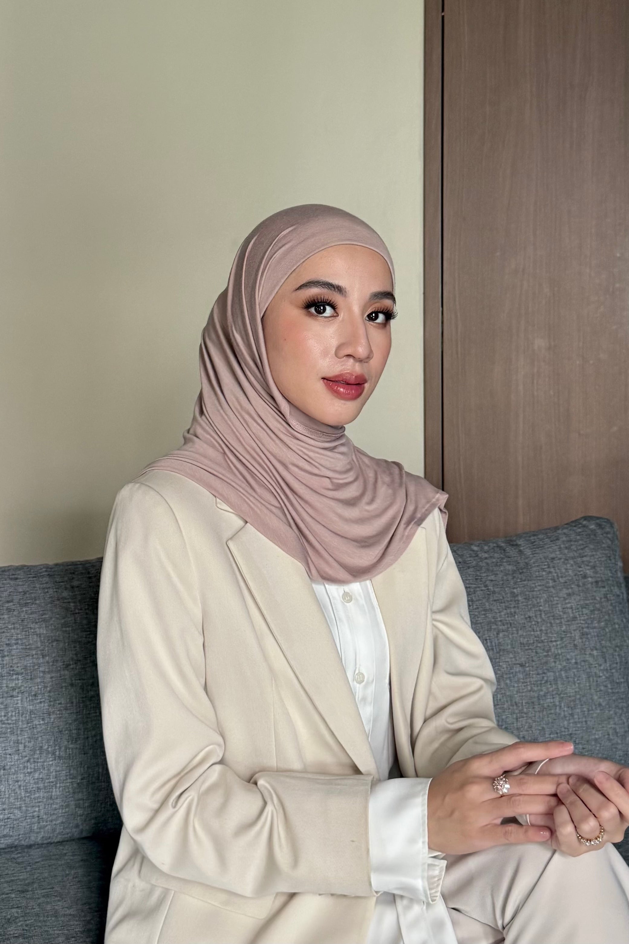 [DEFECT]  GG Inner Square - Hijab Wanita Segi Empat Bahan Tencel Premium