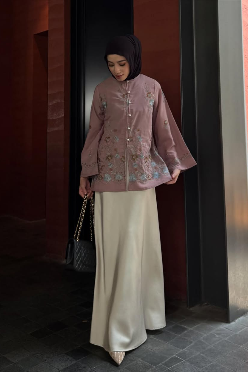 Rayana Blouse - Blouse Muslimah Mewah Motif Bunga Spesial Hari Raya