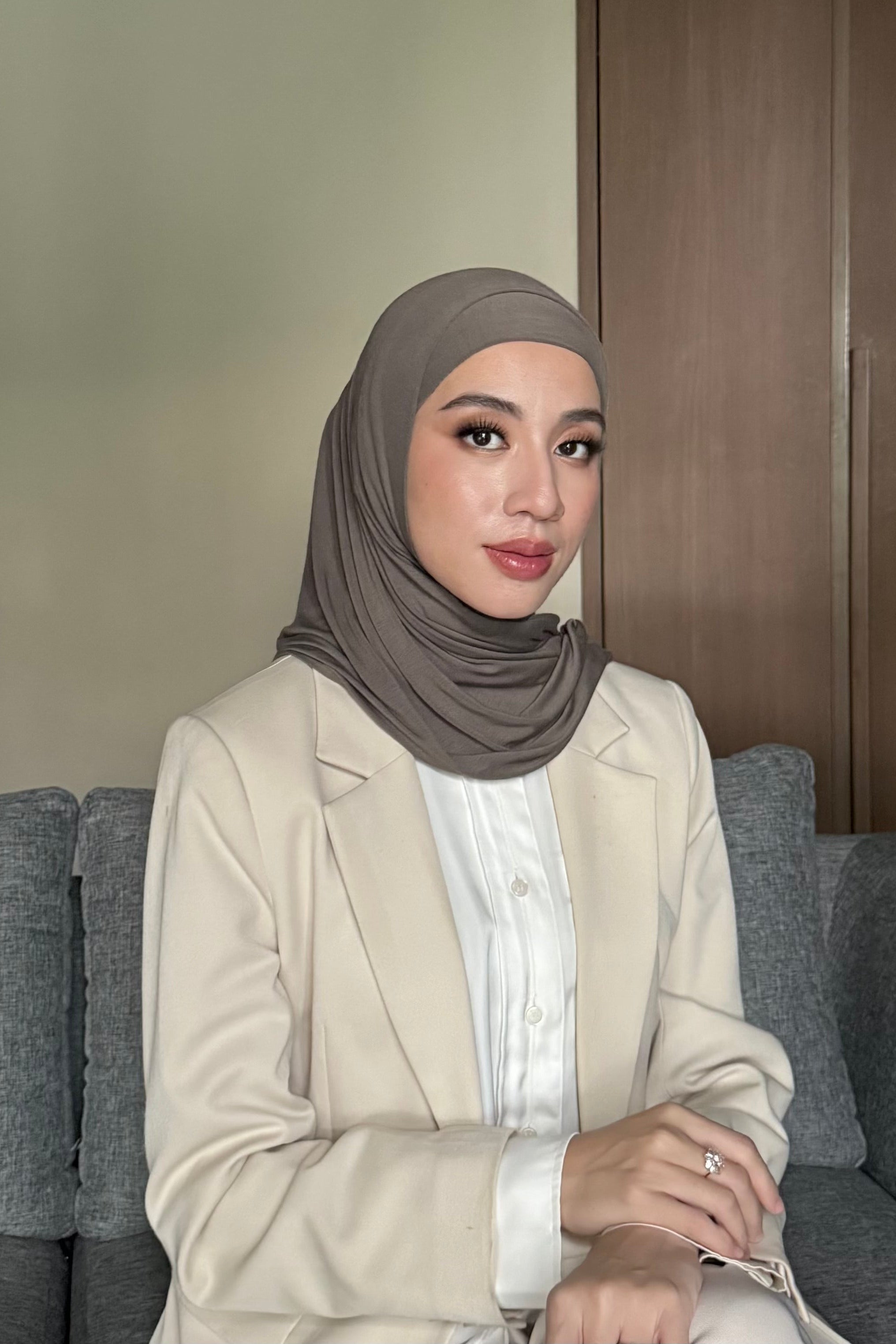 [DEFECT]  GG Inner Square - Hijab Wanita Segi Empat Bahan Tencel Premium